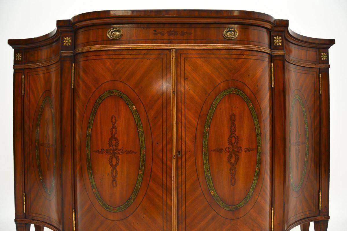 Antica credenza in legno satinato dipinto in stile Sheraton in vendita 3