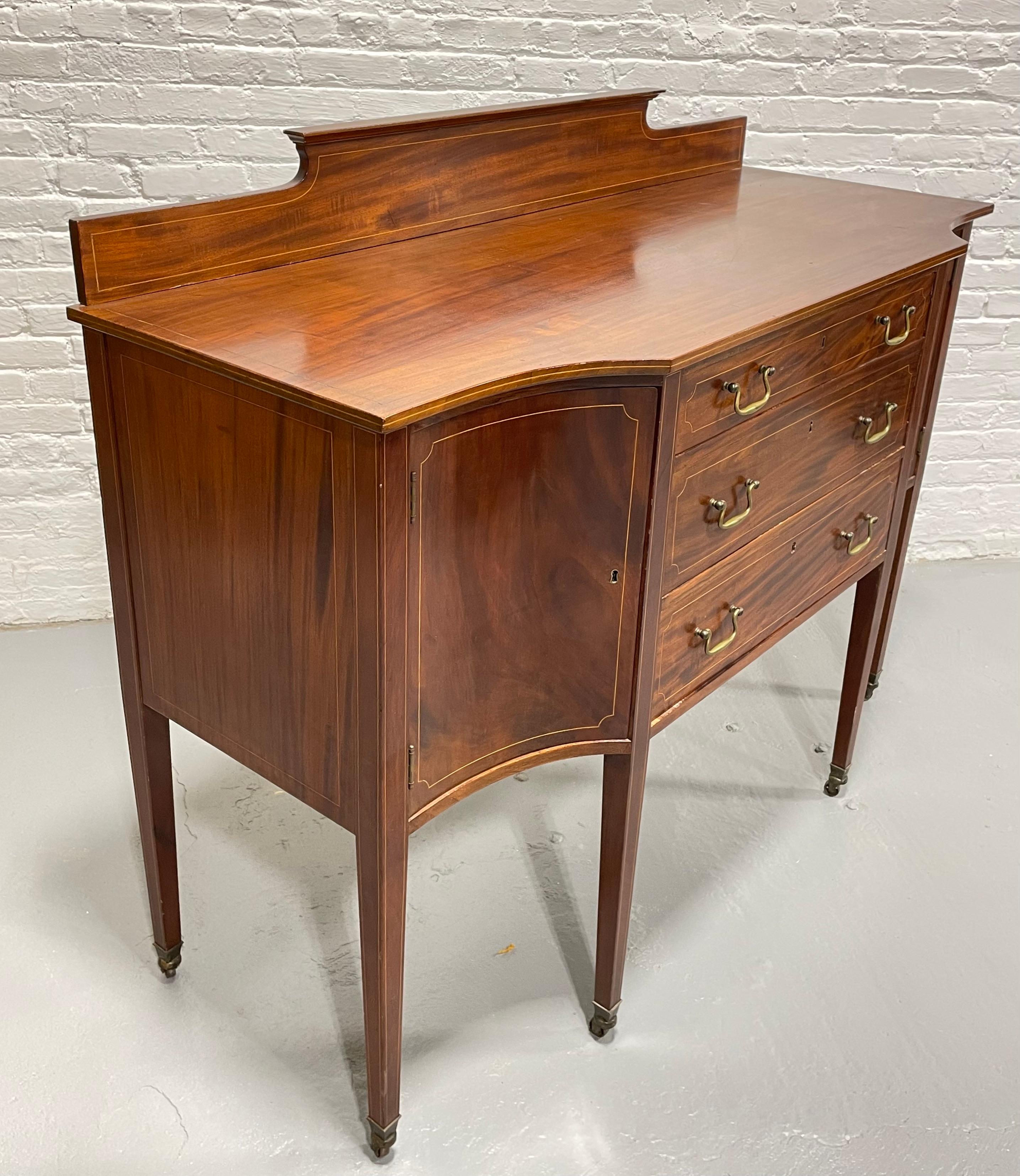 Antique SHERATON styled Mahogany SIDEBOARD / Server, c. 1910’s In Good Condition For Sale In Weehawken, NJ