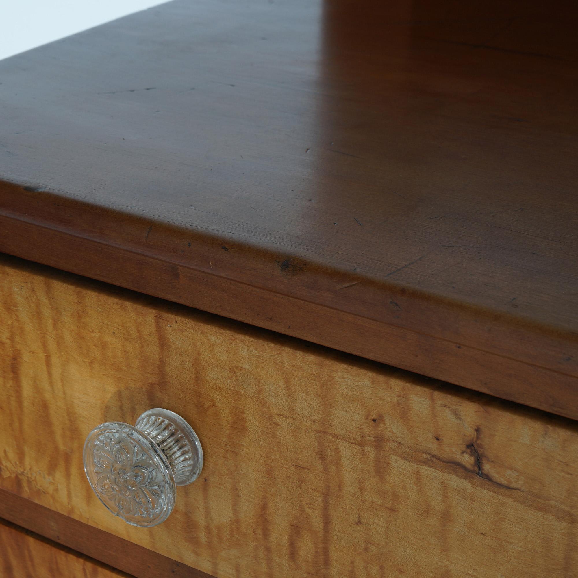 Cerise Grand serveur Sheraton ancien avec tiroirs en érable tigré C1830 en vente