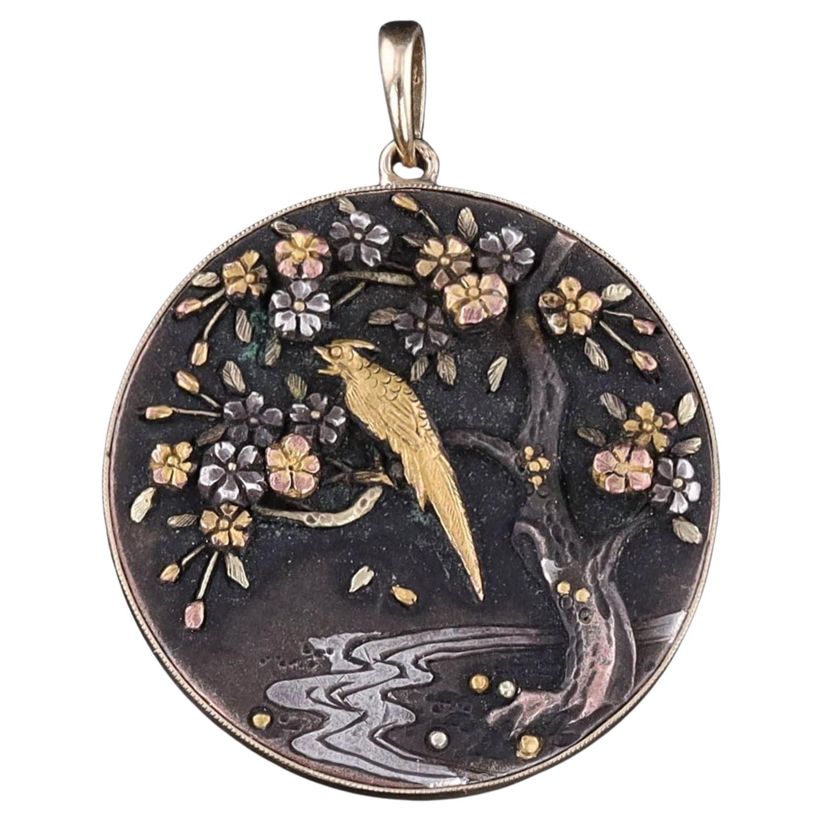 Colgante Shibuichi Antiguo de Oro de 14k