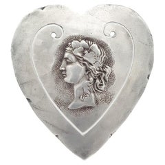 Antiker herzförmiger Shiebler-Tablett in Herzform aus Sterlingsilber im etruskischen Stil