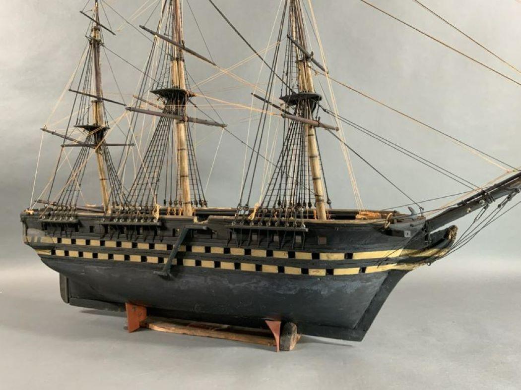 Modèle de bateau ancien Bon état - En vente à Norwell, MA