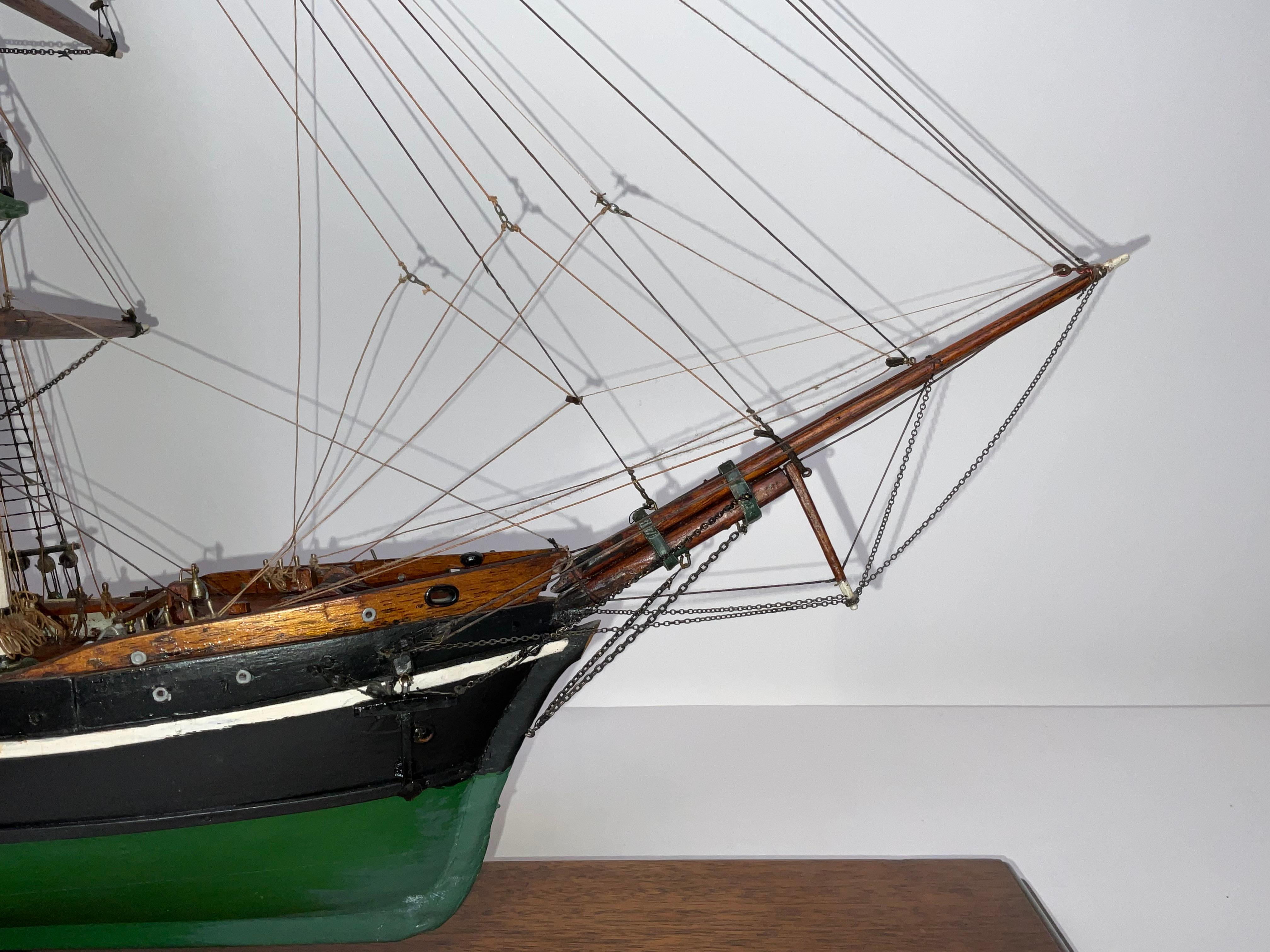 Nordamericano Modello di nave antica della Bark Thalia in vendita