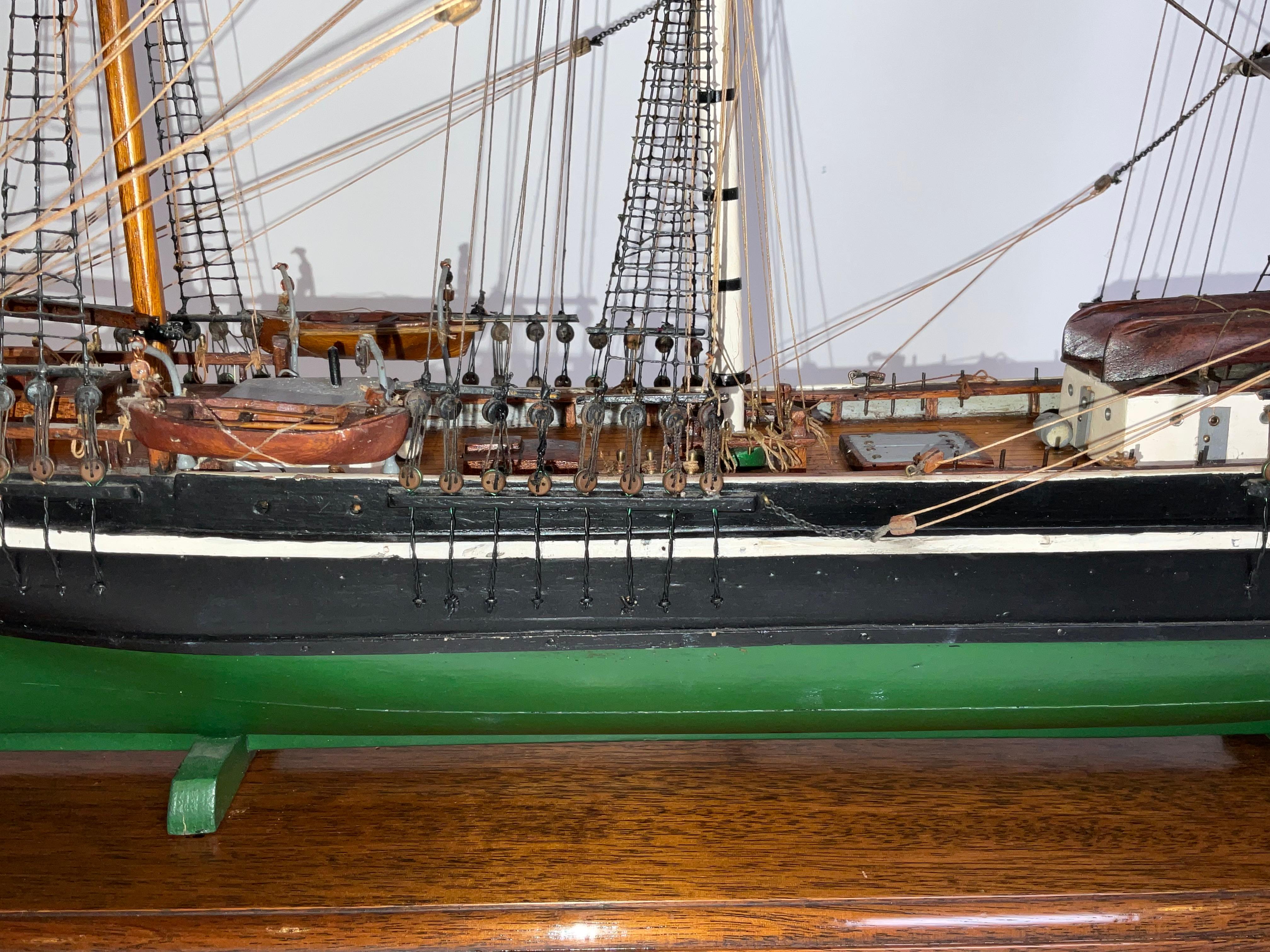 Modèle de bateau ancien du Bark Thalia en vente 2