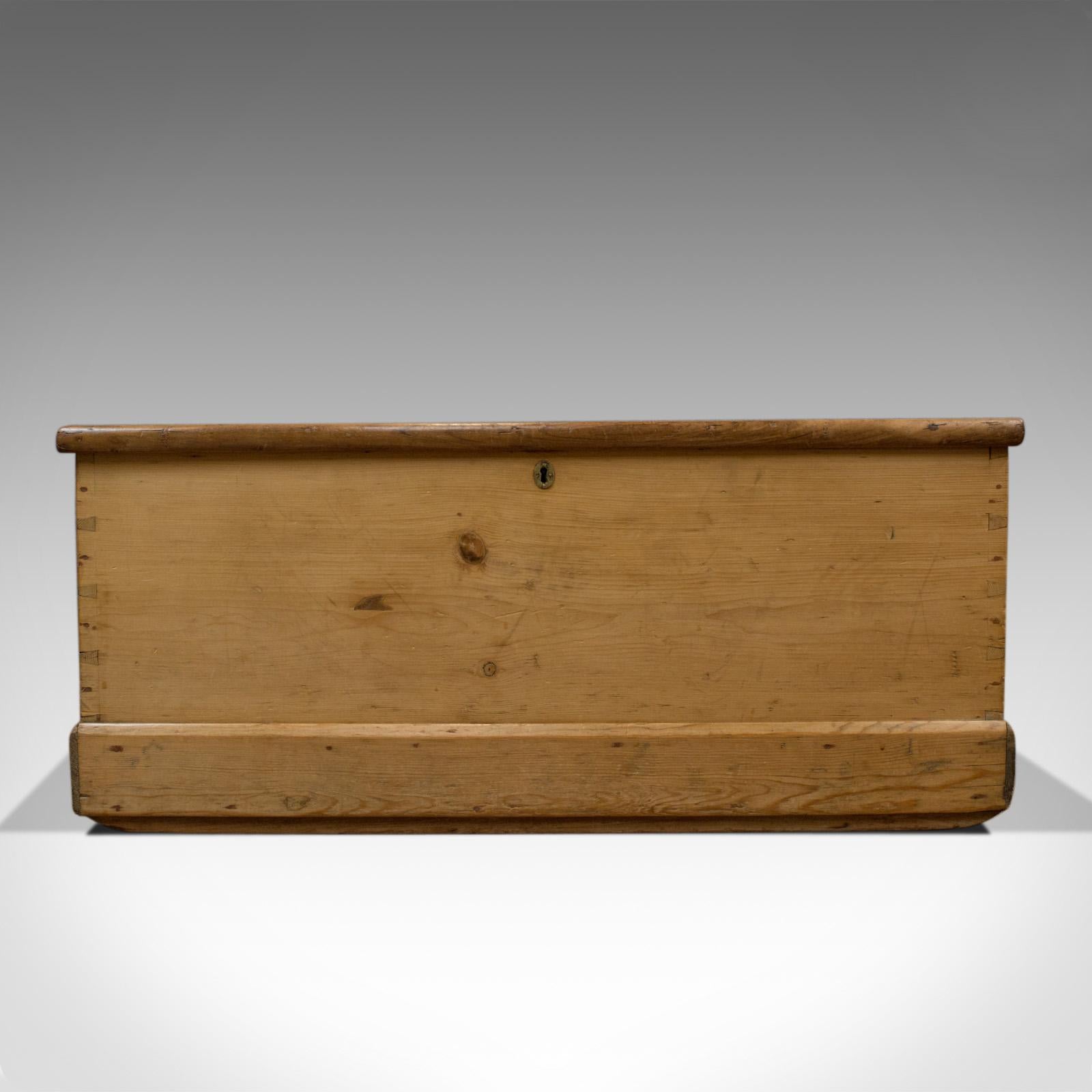 This is an antique shipwright's tool chest. An English, Victorian pine trunk dating to the mid 19th century, circa 1850.

Crafted in antique pine displaying grain interest throughout
Good consistent colour and a desirable aged patina
Opening lid