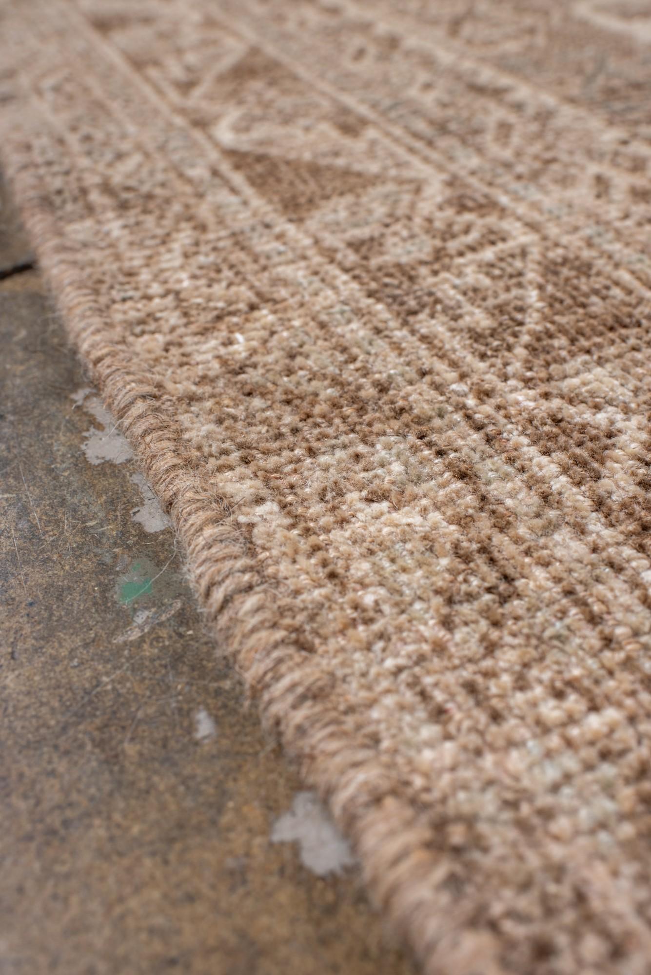 Antique Shiraz Rug, Tribal Persian Medallion in Neutral Tones For Sale 1