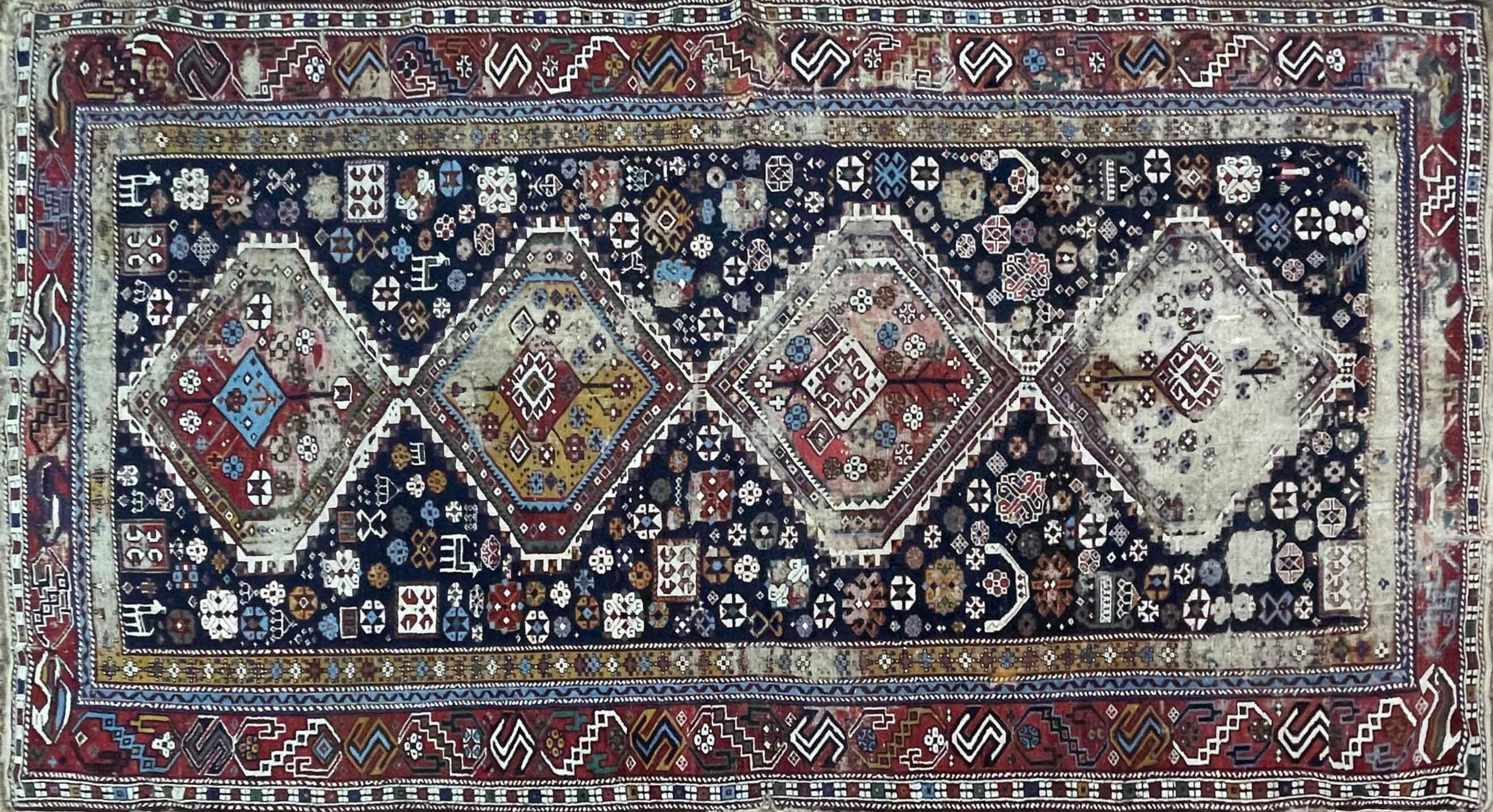 Lo storico khanato o distretto amministrativo di Shirvan ha prodotto molti tappeti antichi altamente decorativi che presentano una formalità e una complessità stilistica che si ritrova in pochi tappeti del Caucaso. La profondità dei colori, la