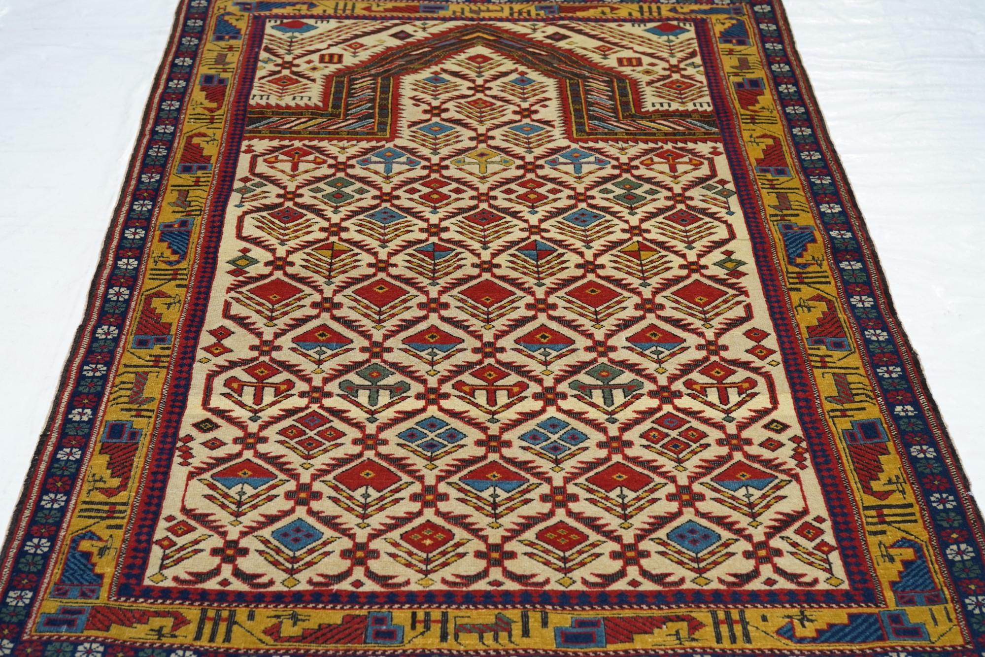 Antique Shirvan Daghestan Rug For Sale 3