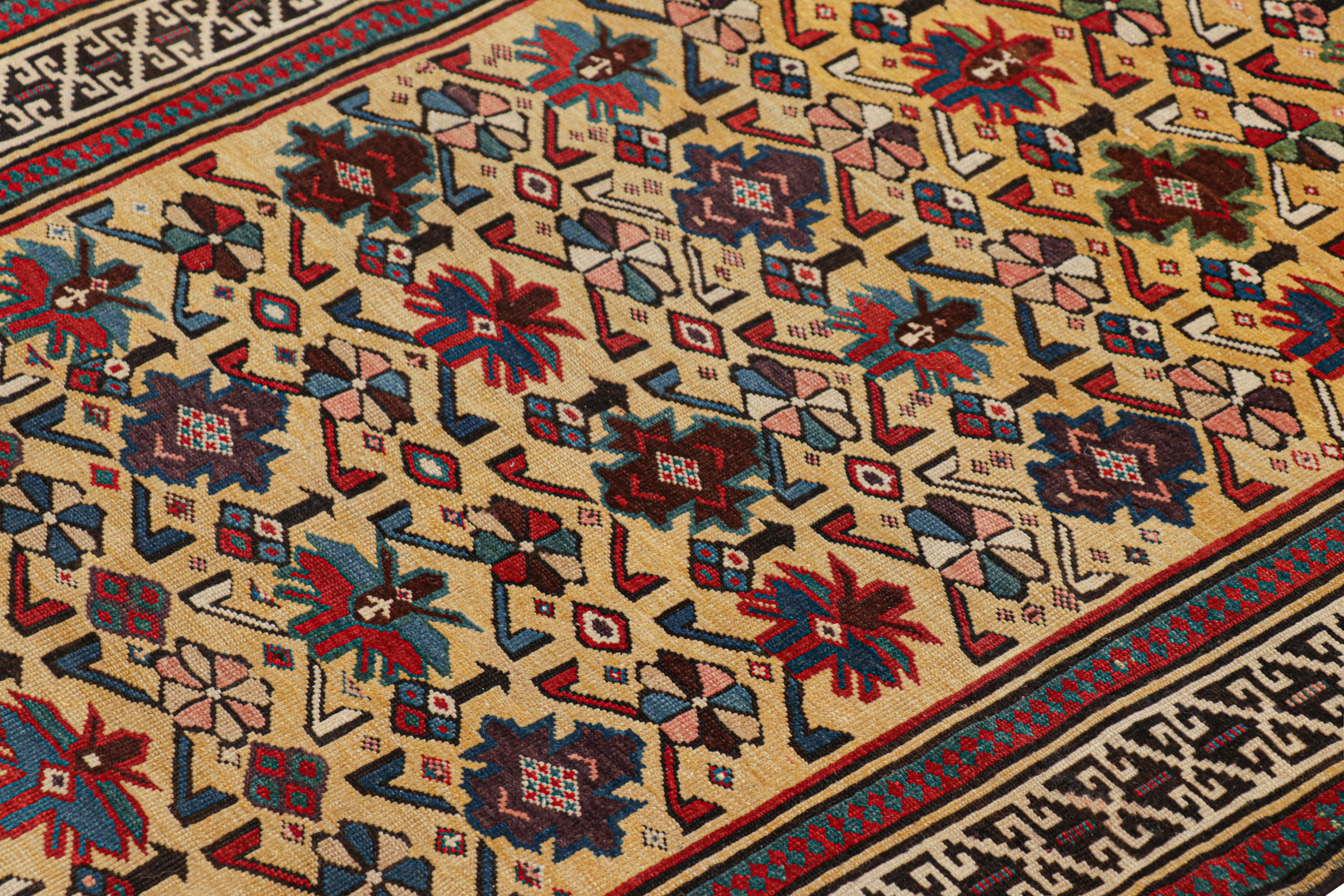 Noué à la main en laine vers 1880-1890, ce tapis antique 3x5 de Shirvan Dagestan est une remarquable pièce emblématique de l'Ouzbékistan datant de la fin du XIXe siècle. 

Sur le Design : 

Les admirateurs de l'artisanat apprécieront ce tapis