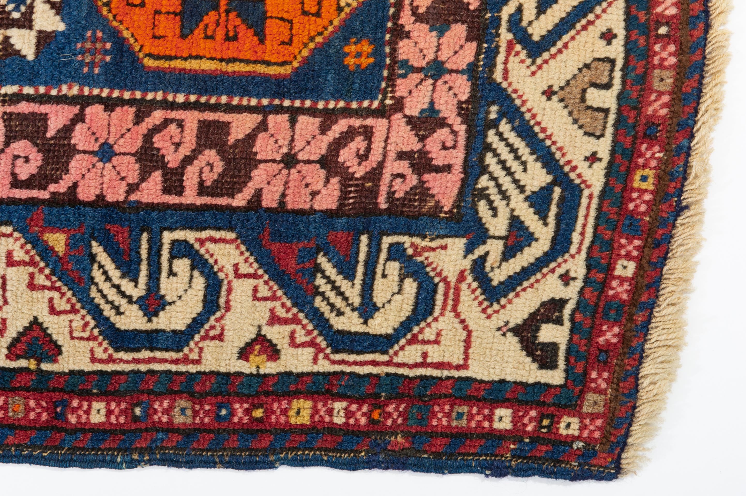 Antiker, datierter SHIRVAN-Teppich im Angebot 1