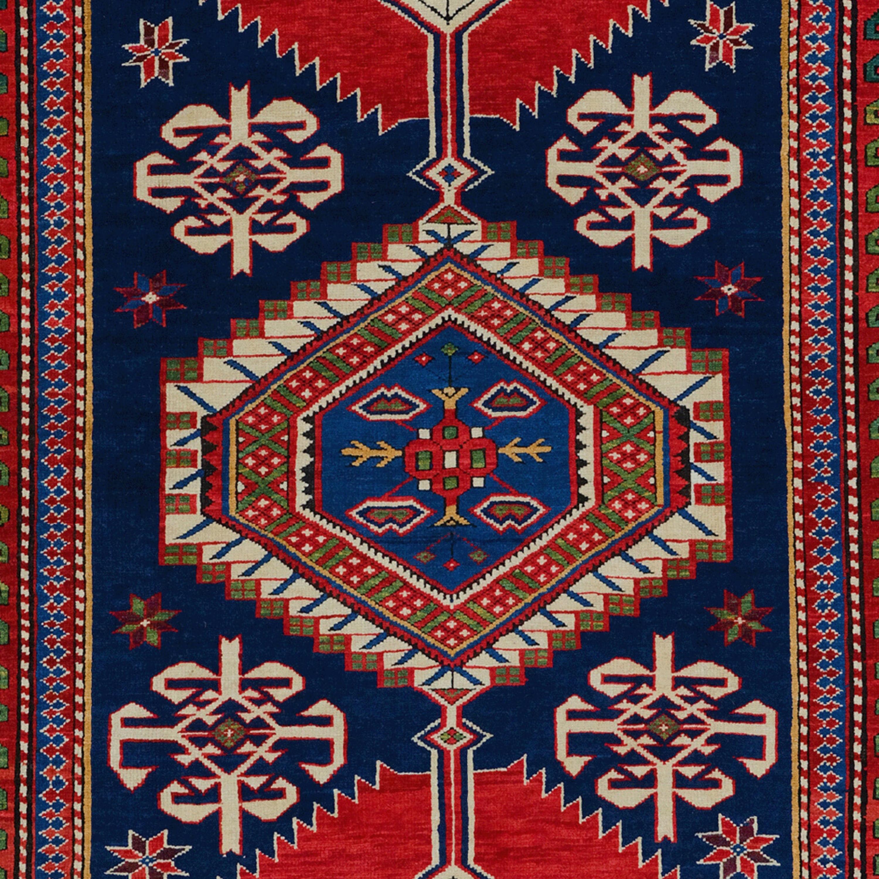 Antique Shirvan Karagashli Rug - Middle of 19th Century Shirvan Karagashli Rug In Good Condition For Sale In Sultanahmet, 34