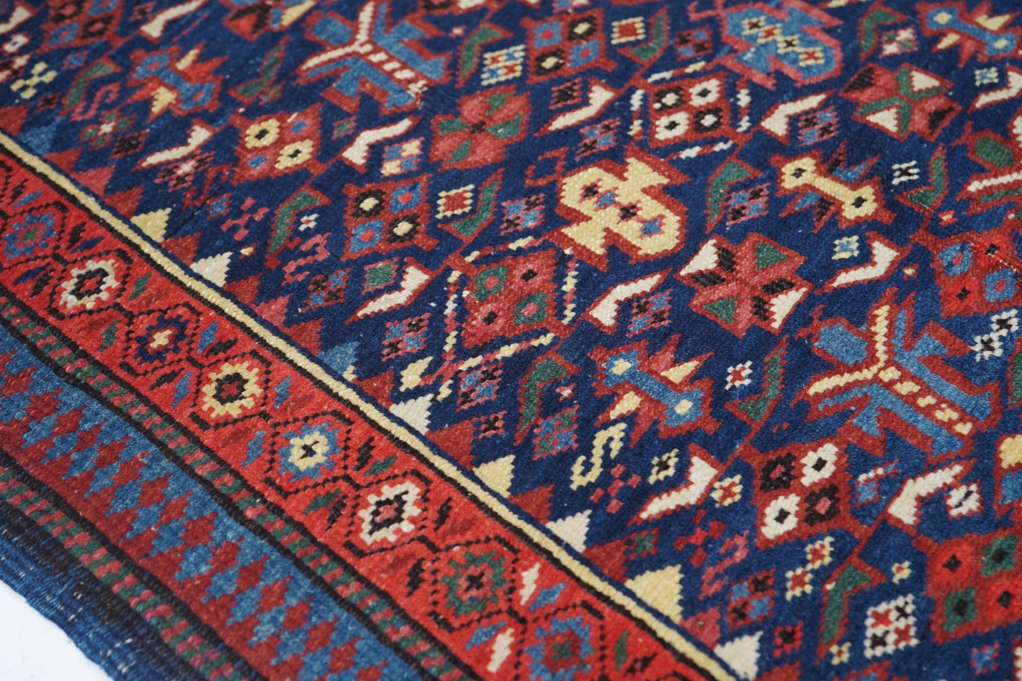Antique Shirvan-Kuba Rug 3'6'' x 5'5'' In Excellent Condition For Sale In New York, NY