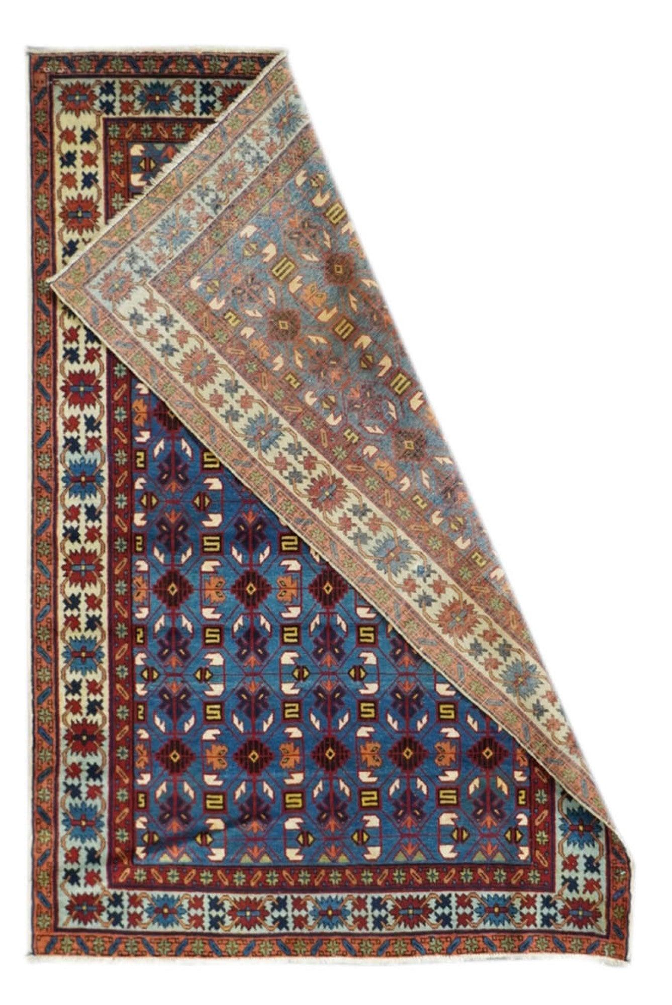 Antiker Schirwan-Kuba-Teppich 3'7'' x 5'7''. Ostkaukasische, westkaspische kaukasische Teppiche, hauptsächlich Streuteppiche in geometrischen Mustern, einige Gebete, aus einer Vielzahl von Dörfern. Die Marasali-Gebetsteppiche gelten als die besten.