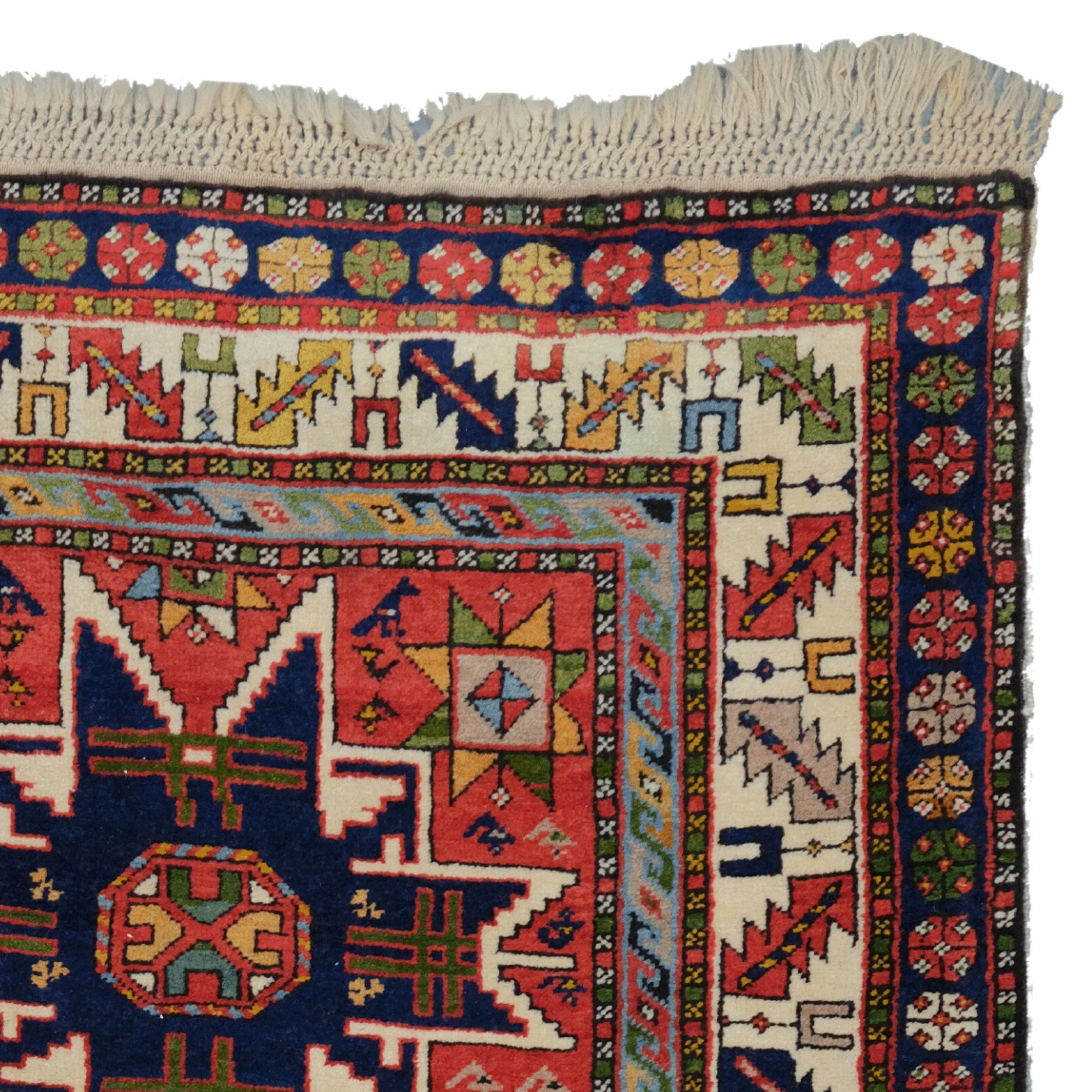 Antique Shirvan Lezgi Rug - Mid-19th Century Shirvan Lezgi Rug, Antique Rug In Good Condition For Sale In Sultanahmet, 34