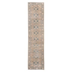 Tapis de couloir Shirvan étroit avec étoiles Lesghi sur un terrain écru