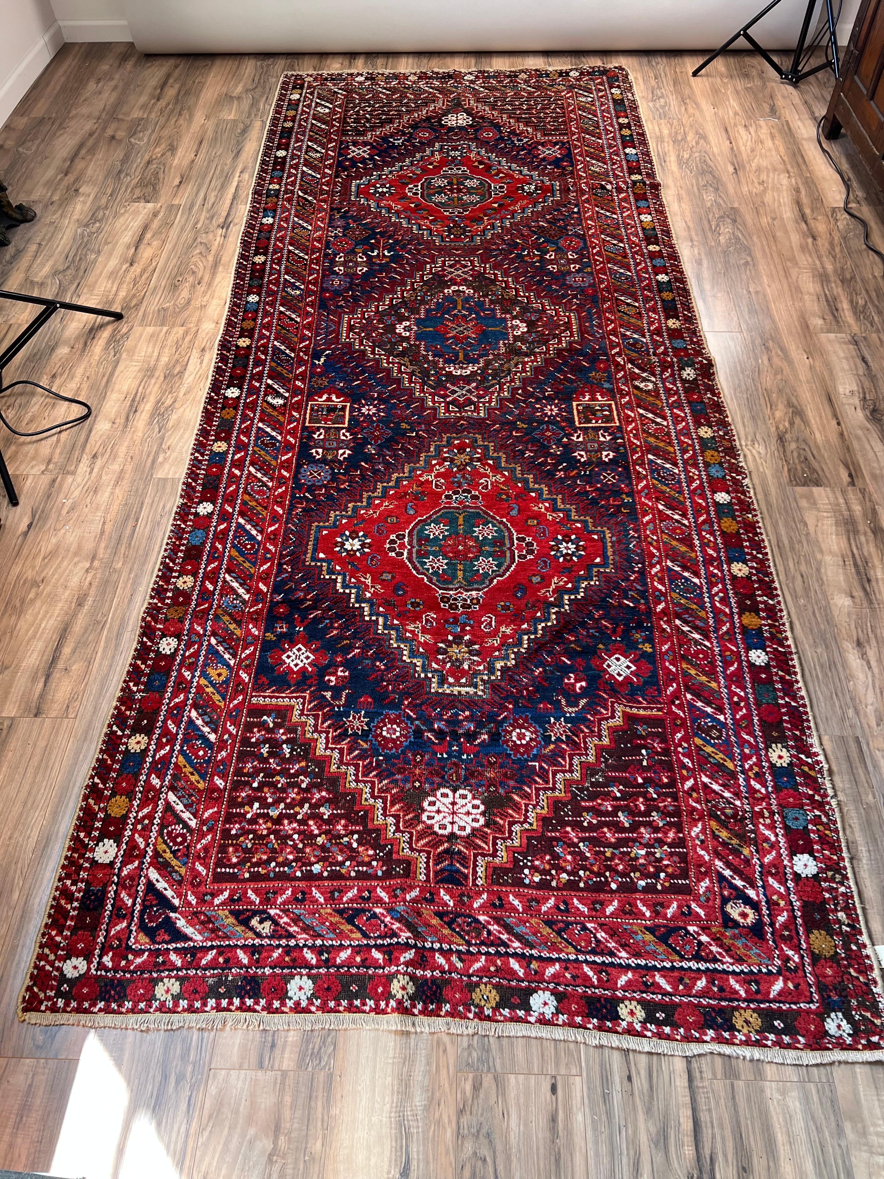 Antiker kaukasischer Teppich aus der Shirvan- oder Kuba-Region, ca. Spätes 19. Jahrhundert 4'7 x 11'8 (Stammeskunst) im Angebot