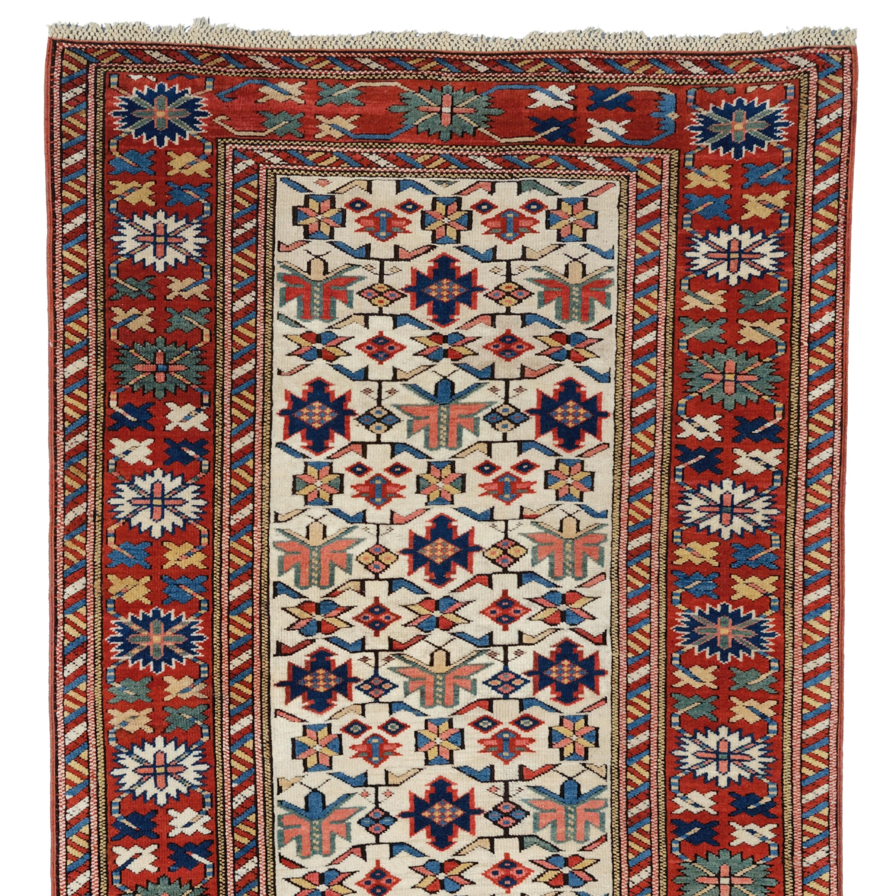 Tapis Shirvan ancien  Tapis du Caucase

Couleurs géométriques Tribal Looking

Circa 1870
Taille : 96×250 cm