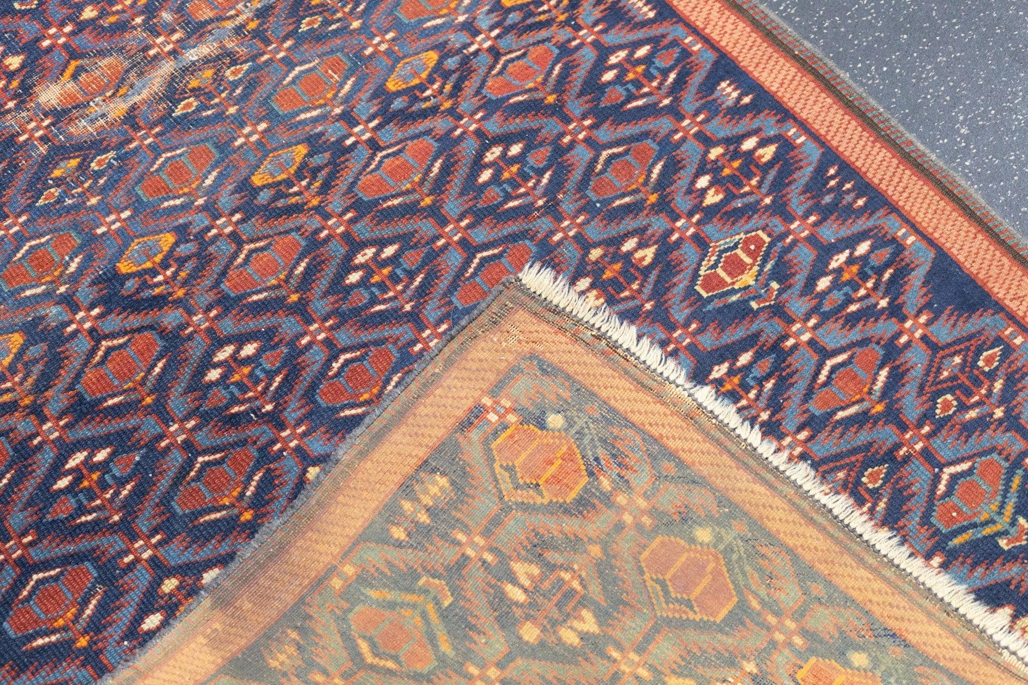 Antiker Shirvan-Teppich 3' x 5'3'' (19. Jahrhundert) im Angebot