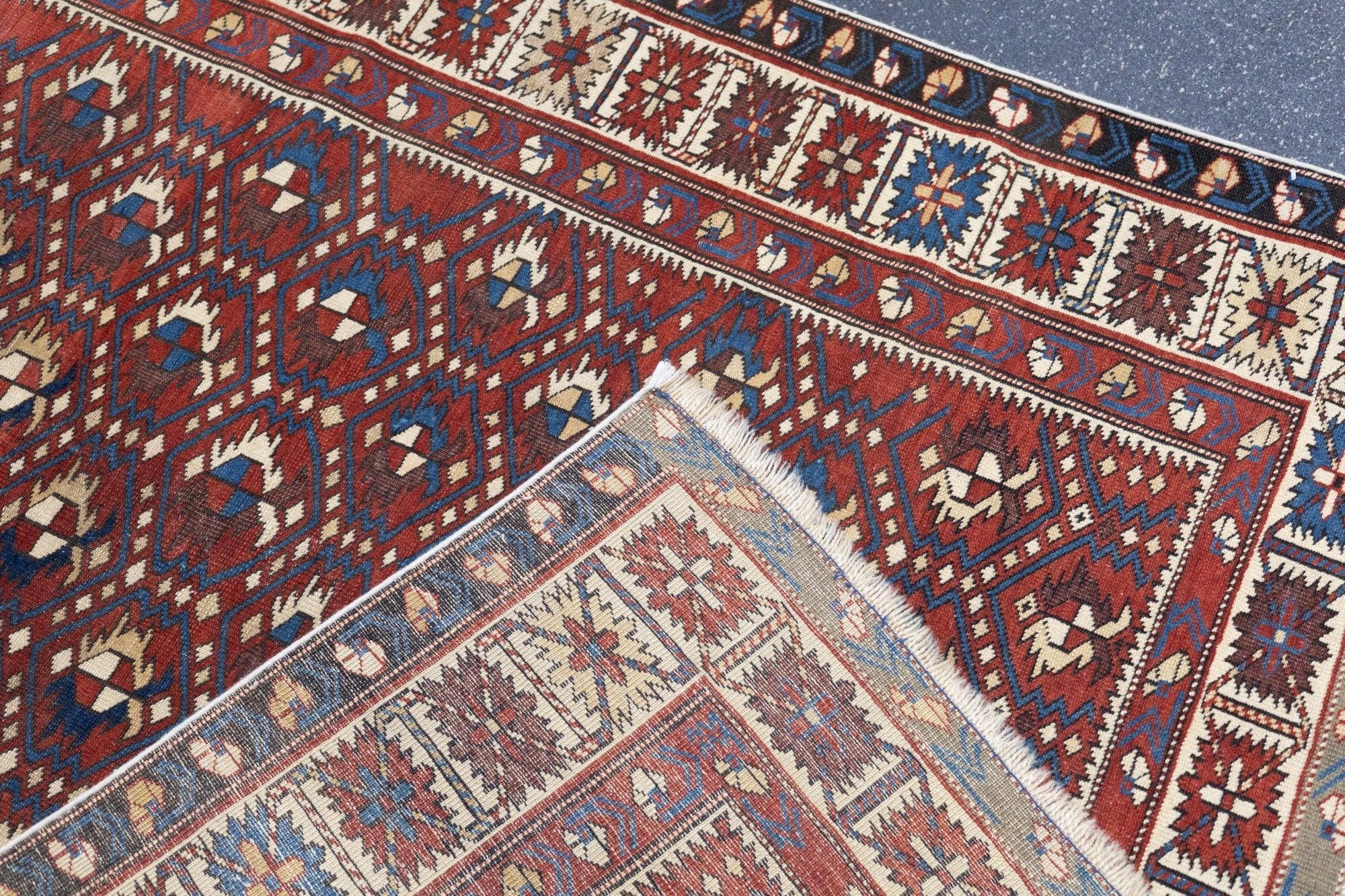 Antiker Shirvan-Teppich 3'10'' x 5'11'' (Kaukasisch) im Angebot