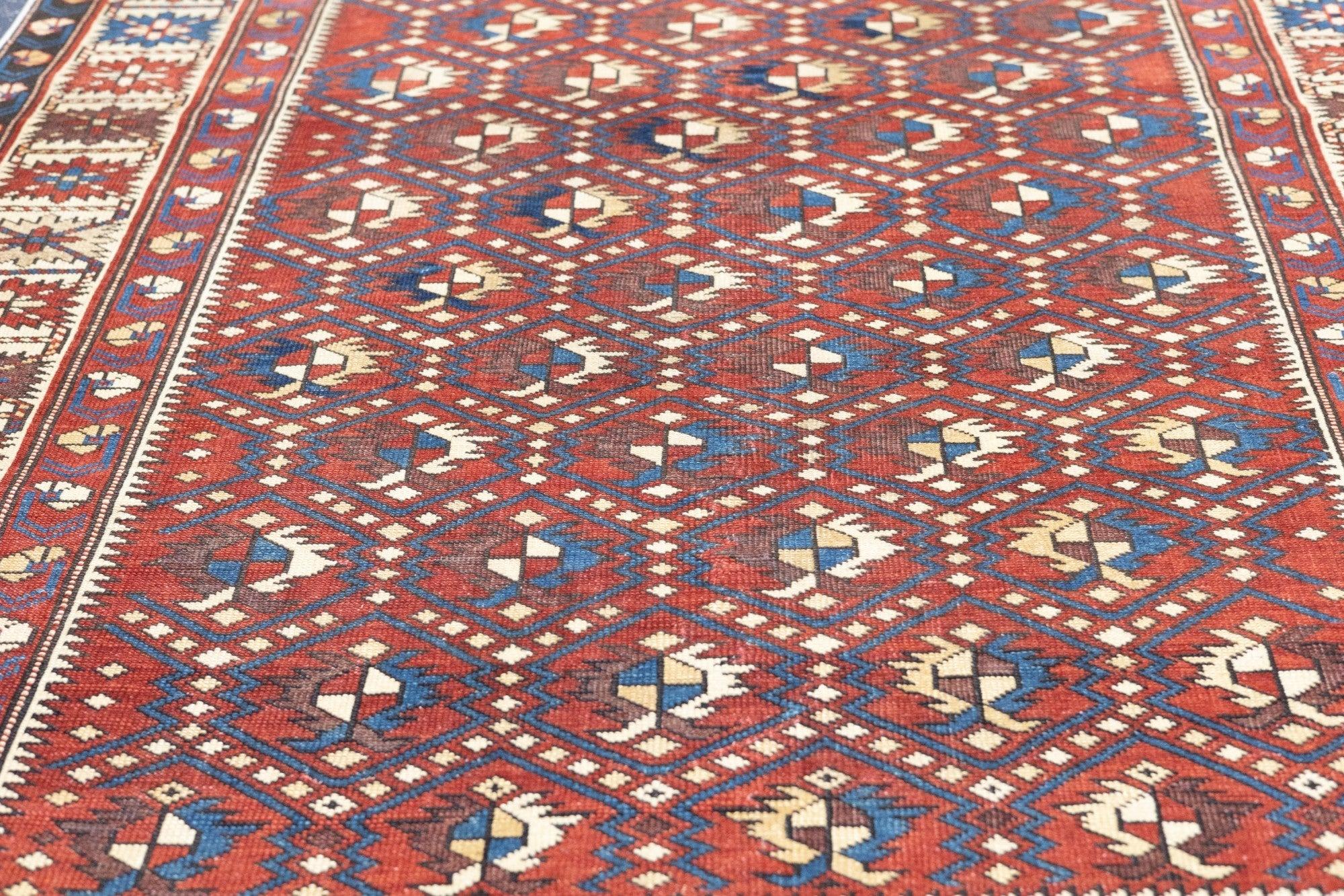 Antiker Shirvan-Teppich 3'10'' x 5'11'' im Zustand „Gut“ im Angebot in New York, NY