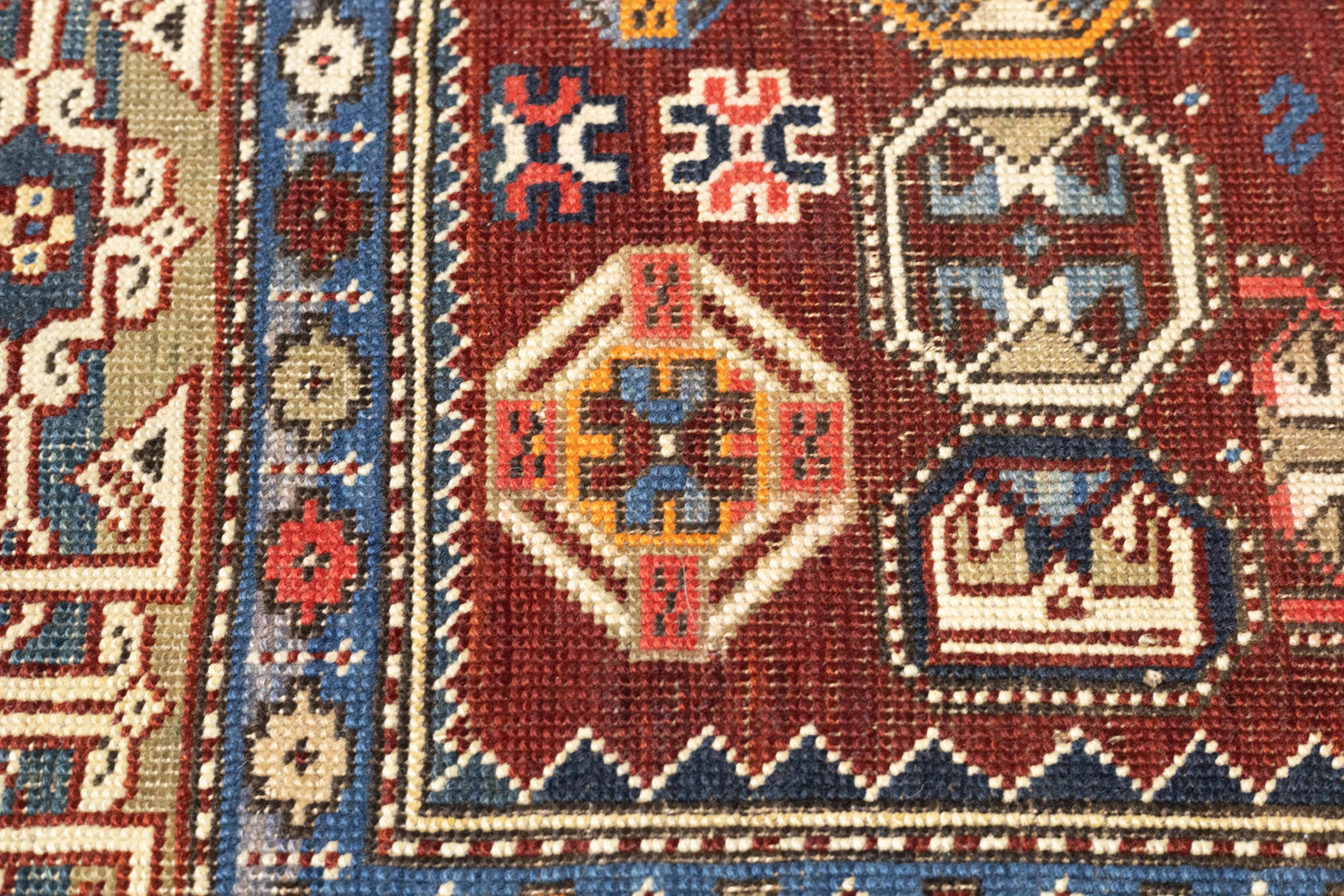 Tapis Shirvan ancien 3'11'' x 5'9'' en vente 1