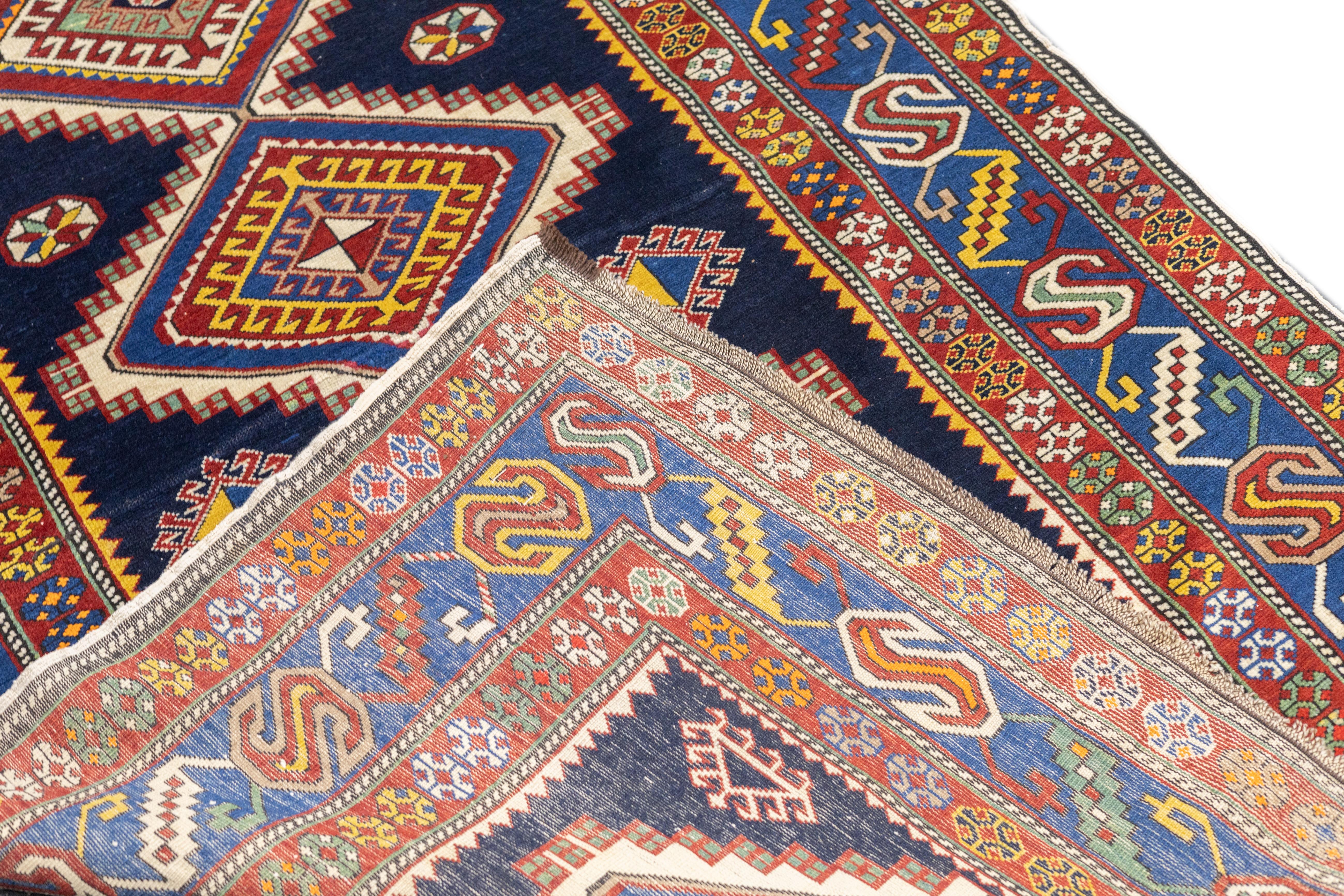 Antiker Shirvan-Teppich 3'11'' x 6'3'' im Angebot 4