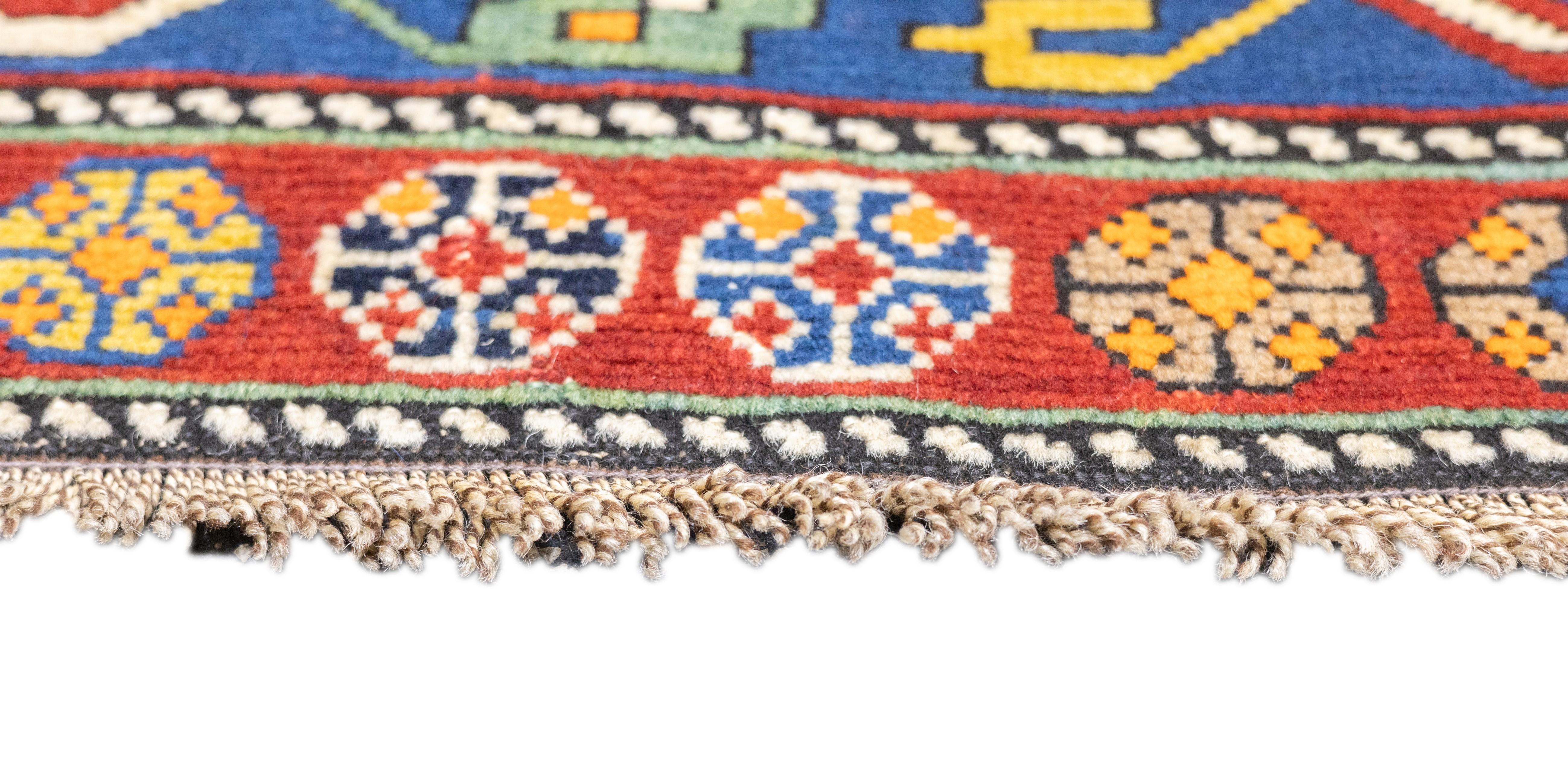 Antiker Shirvan-Teppich 3'11'' x 6'3'' im Zustand „Gut“ im Angebot in New York, NY