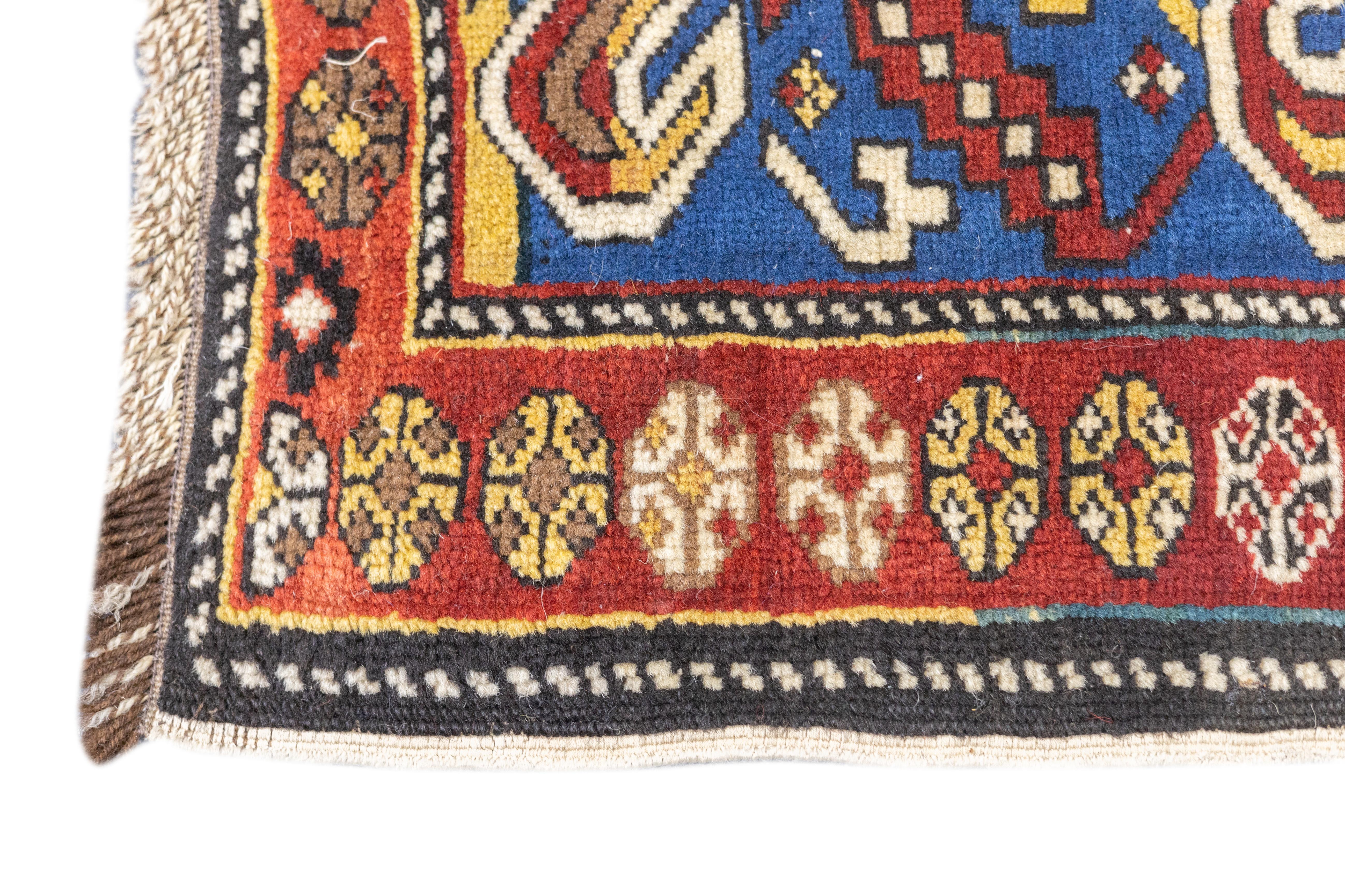 Antiker Shirvan-Teppich 3'11'' x 6'3'' im Angebot 1