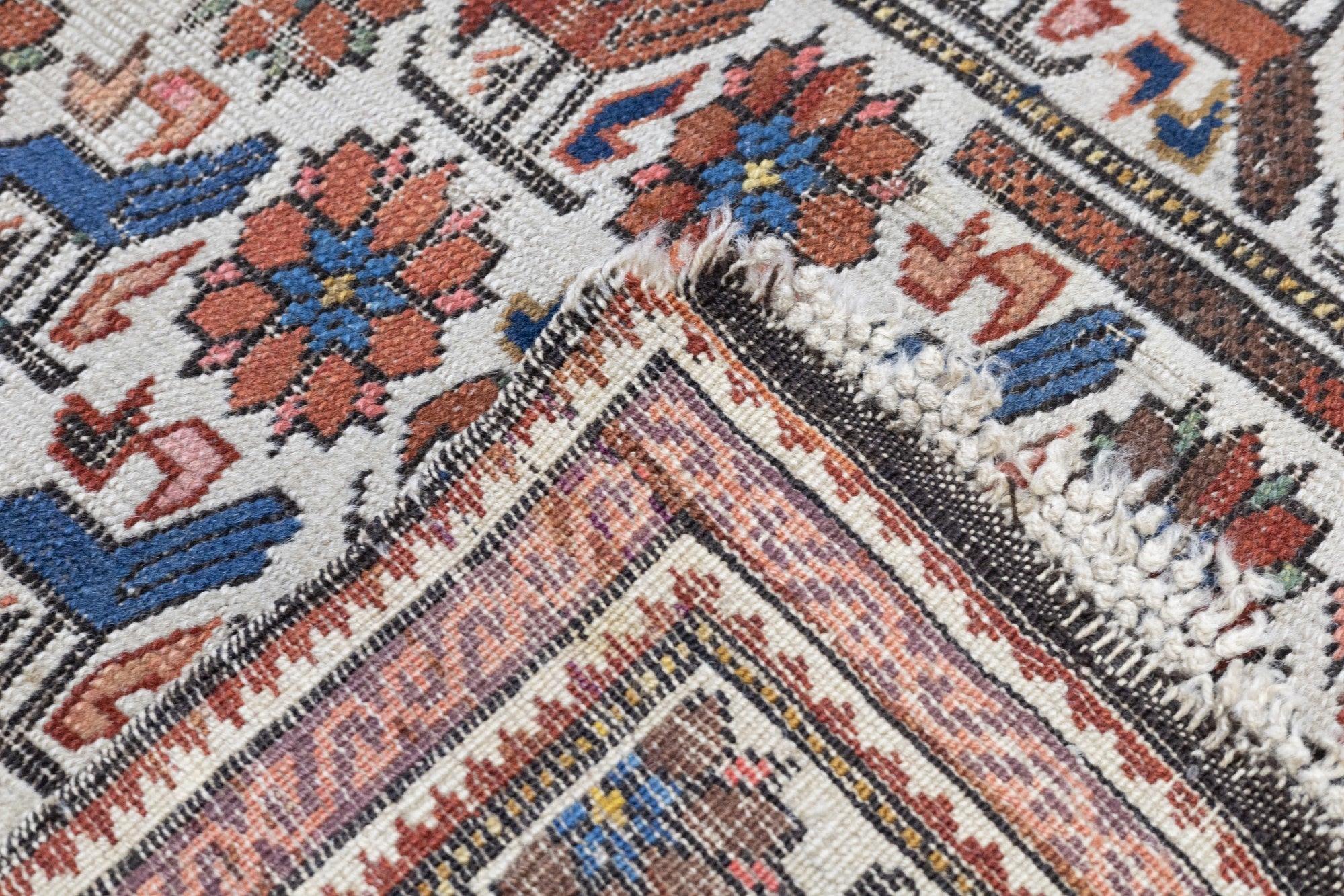Tapis Shirvan ancien 3'2'' x 4'3'' Bon état - En vente à New York, NY