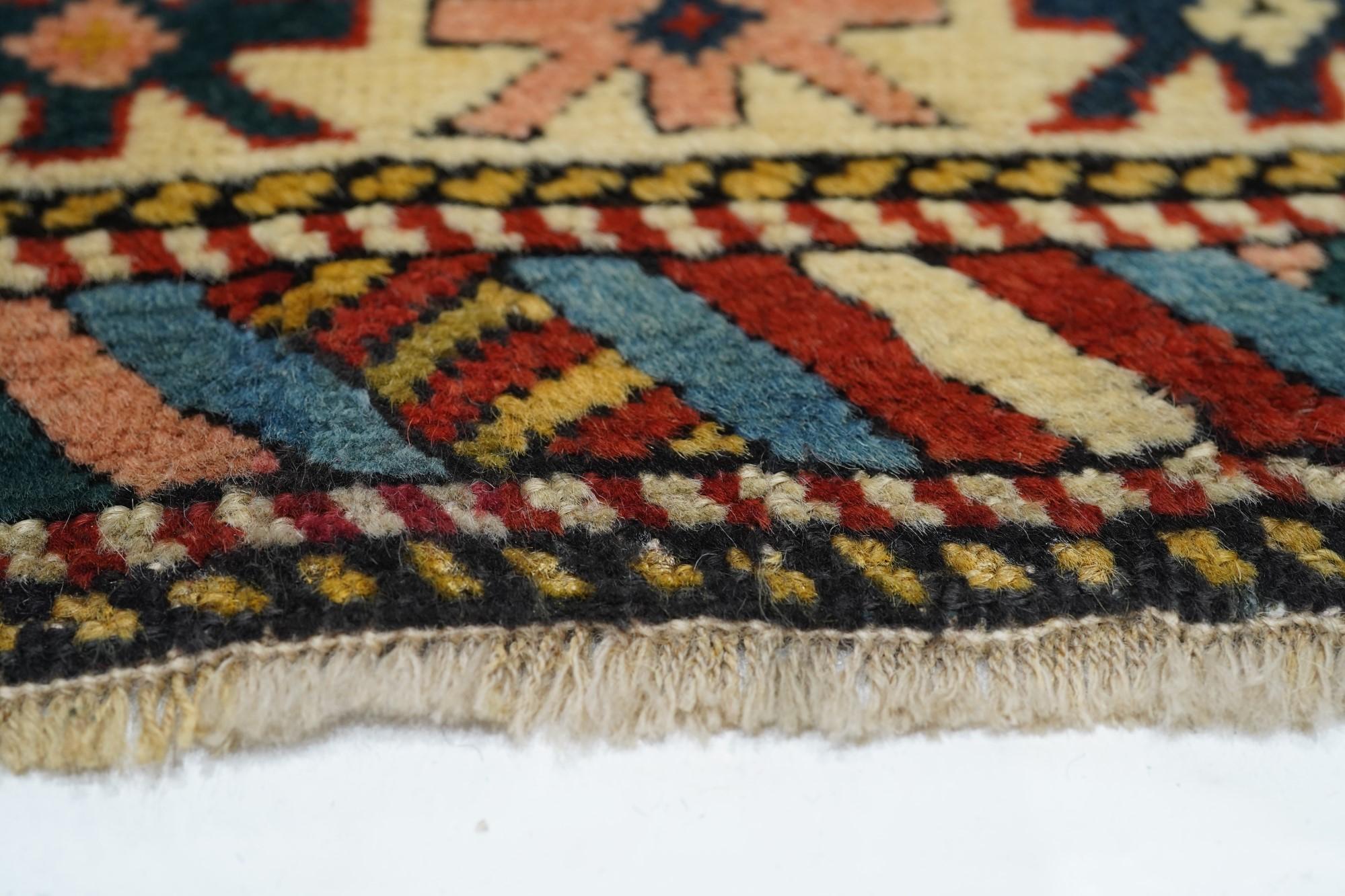 Antiker Schirwan-Teppich (Wolle) im Angebot