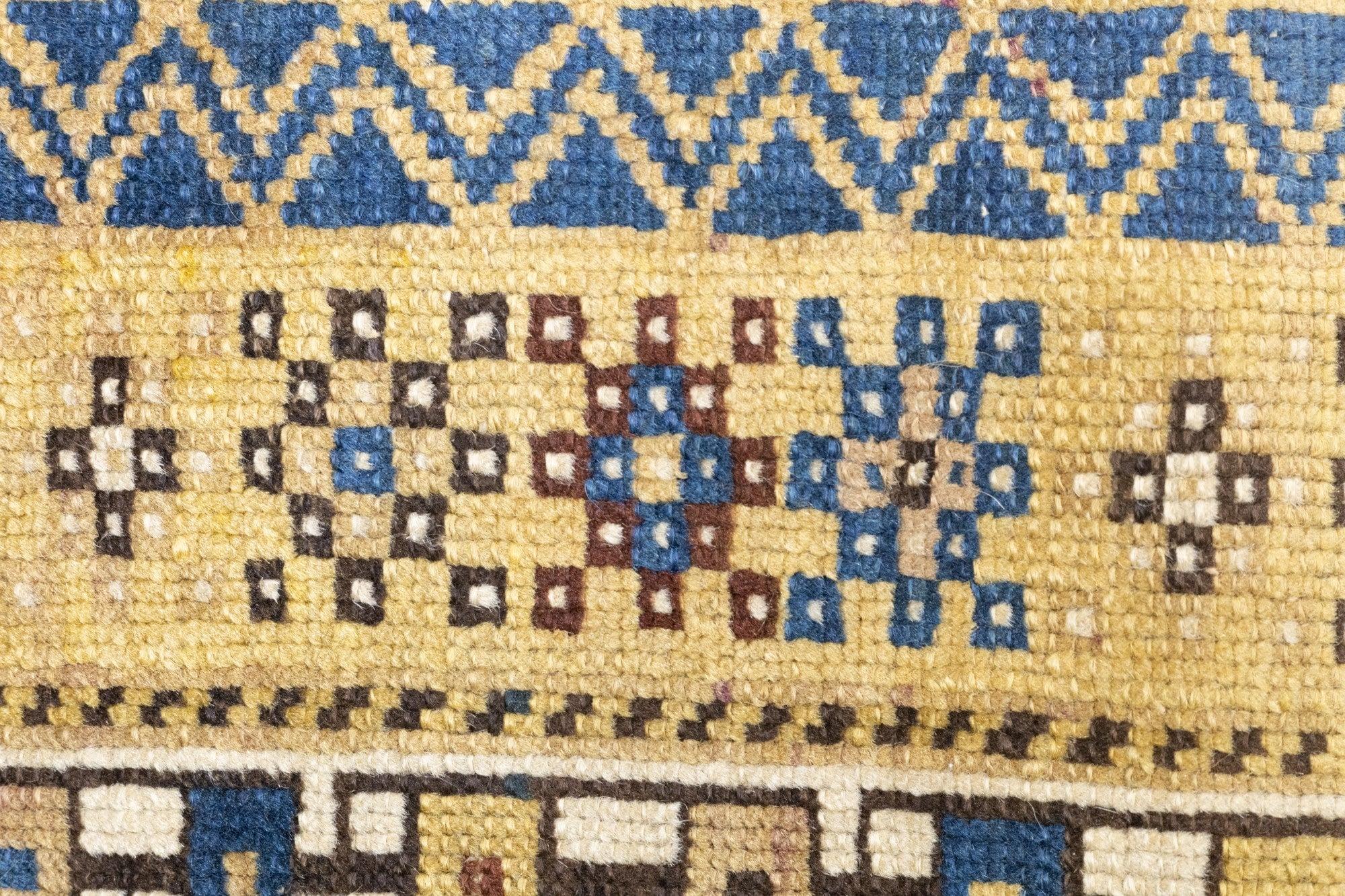 Caucasien Tapis Shirvan ancien 3'6'' x 4'6'' en vente