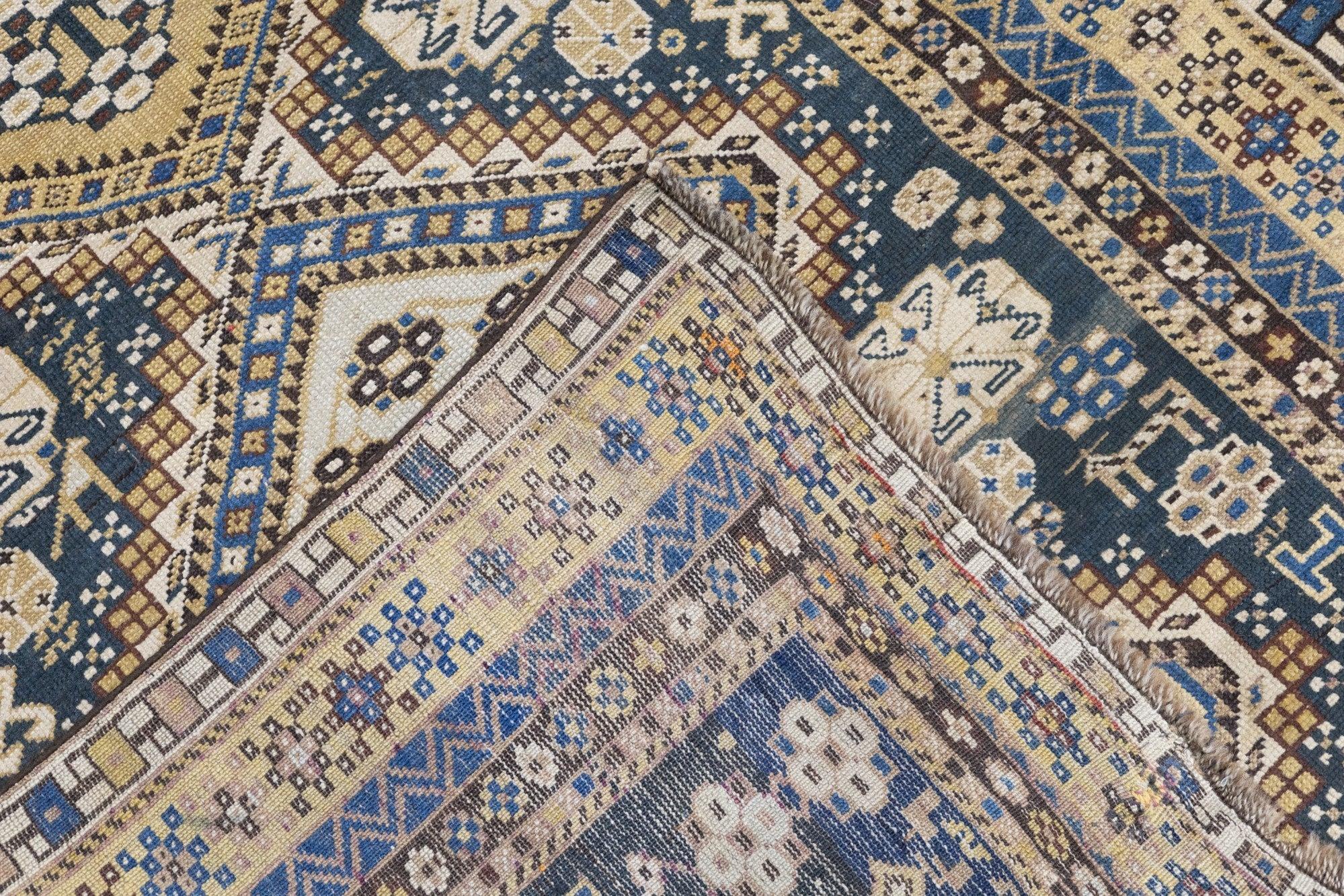 XIXe siècle Tapis Shirvan ancien 3'6'' x 4'6'' en vente