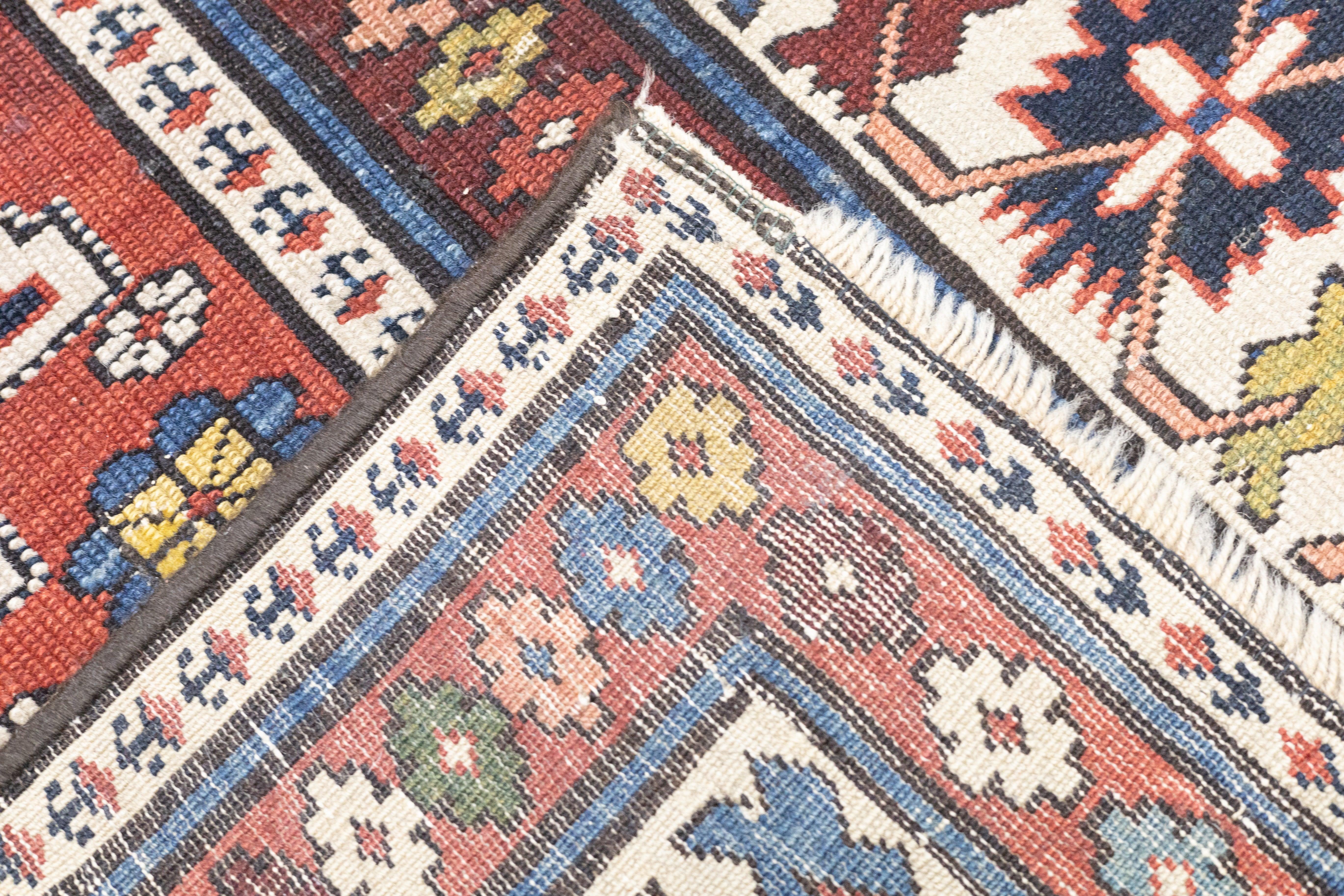Antiker Shirvan-Teppich 3'8'' x 4'6'' im Angebot 6