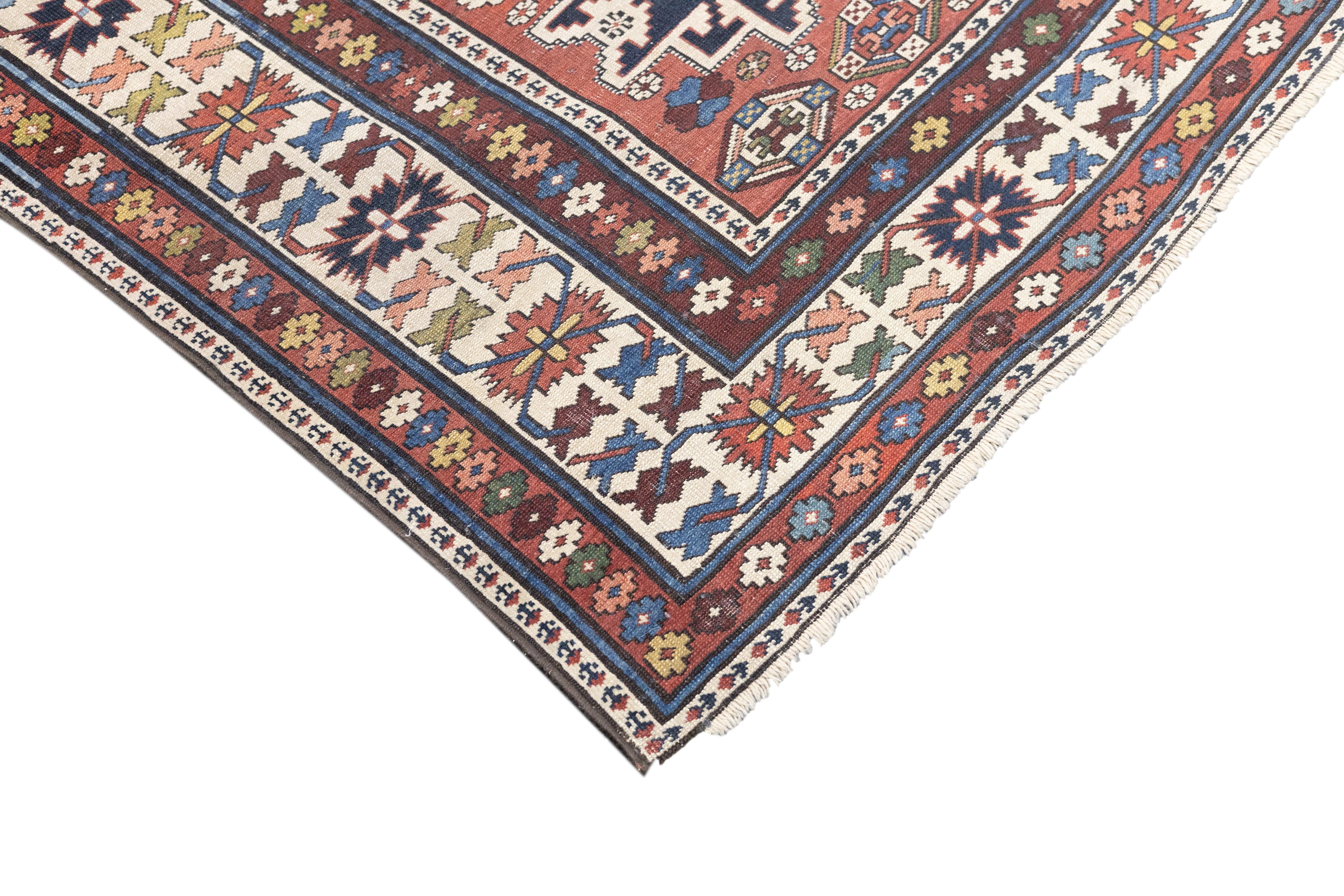 Antiker Shirvan-Teppich 3'8'' x 4'6'' (Kaukasisch) im Angebot