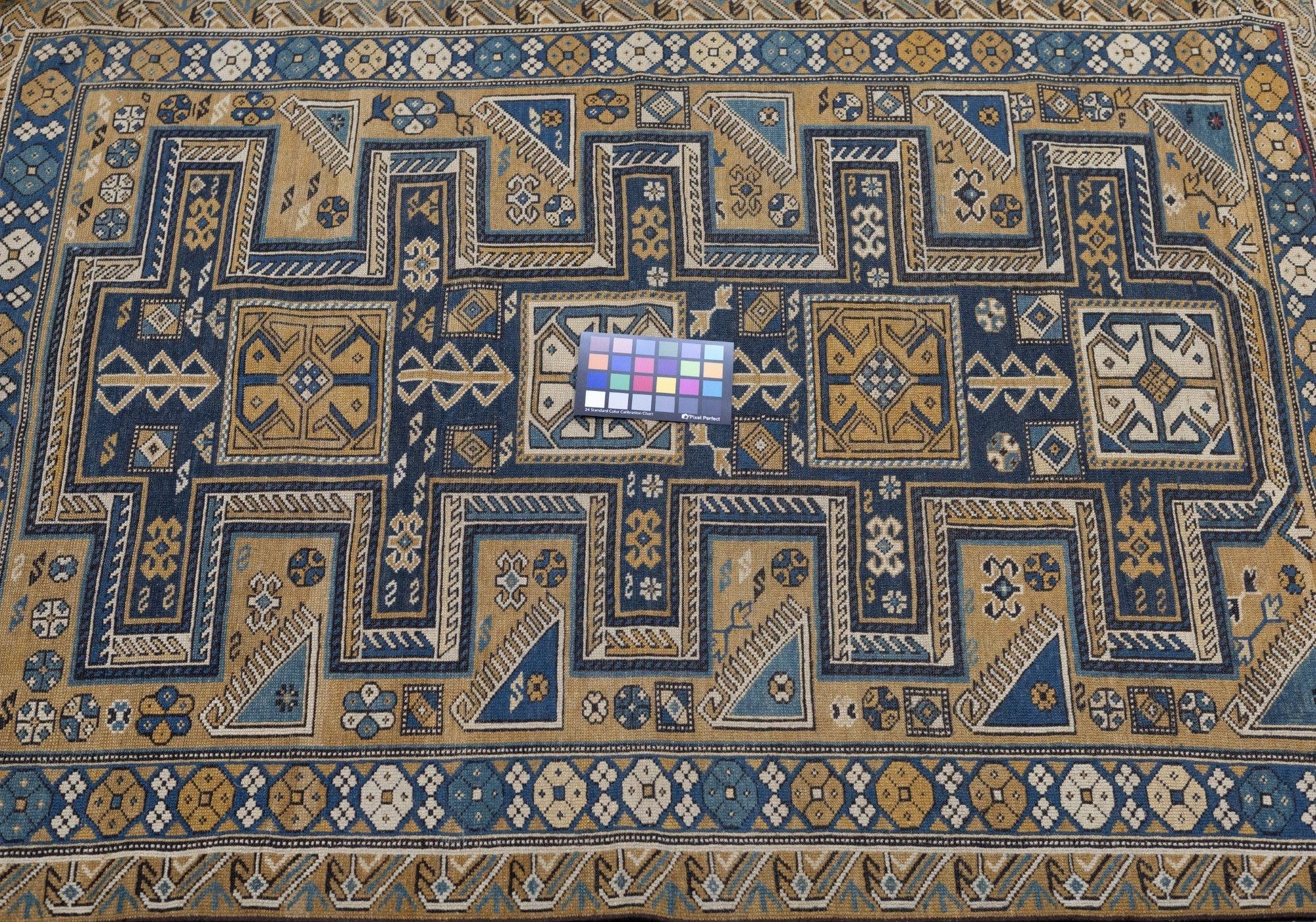 Tapis Shirvan ancien 3'9'' x 4'10'' Bon état - En vente à New York, NY