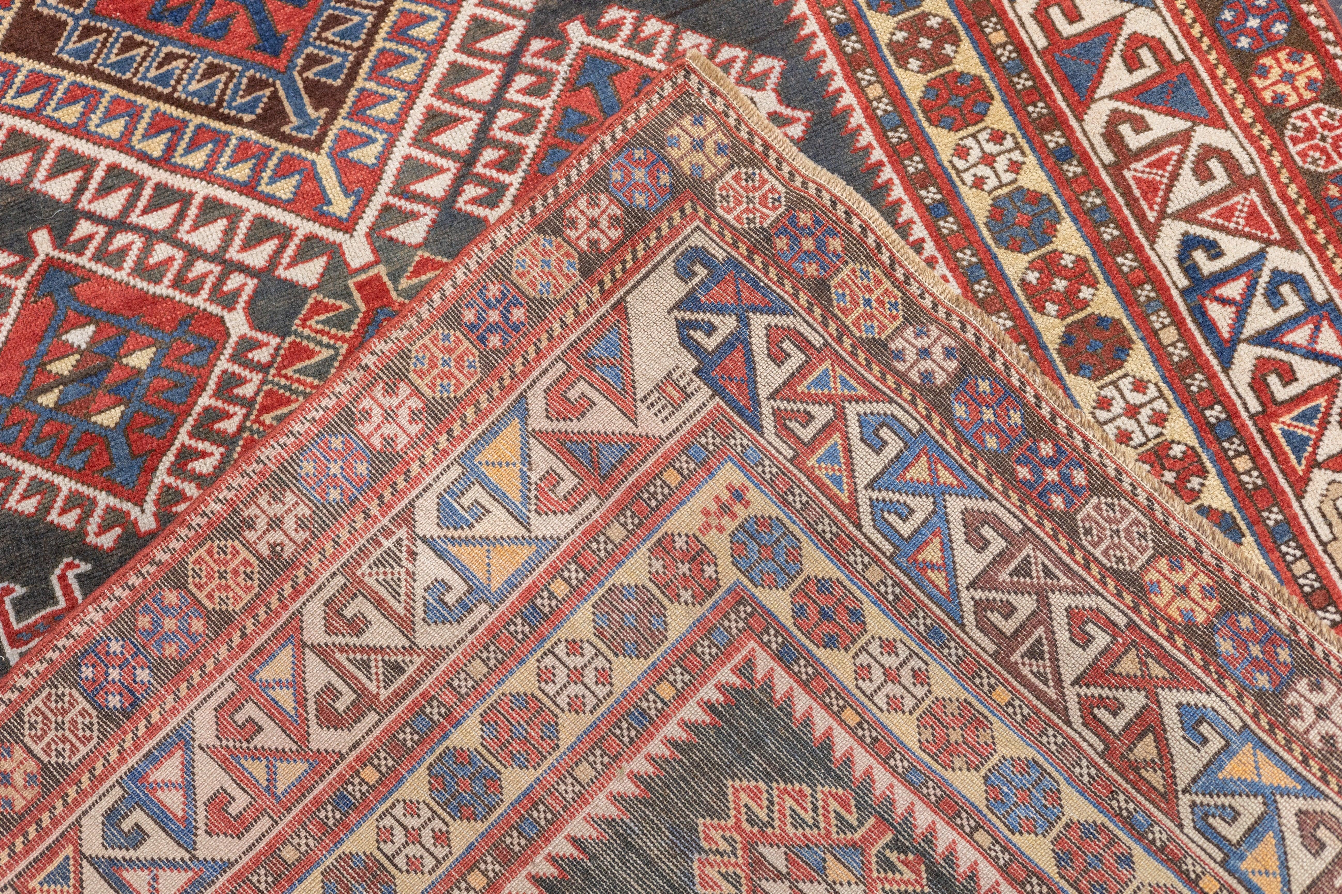 Tapis Shirvan ancien de 4' x 9' en vente 4