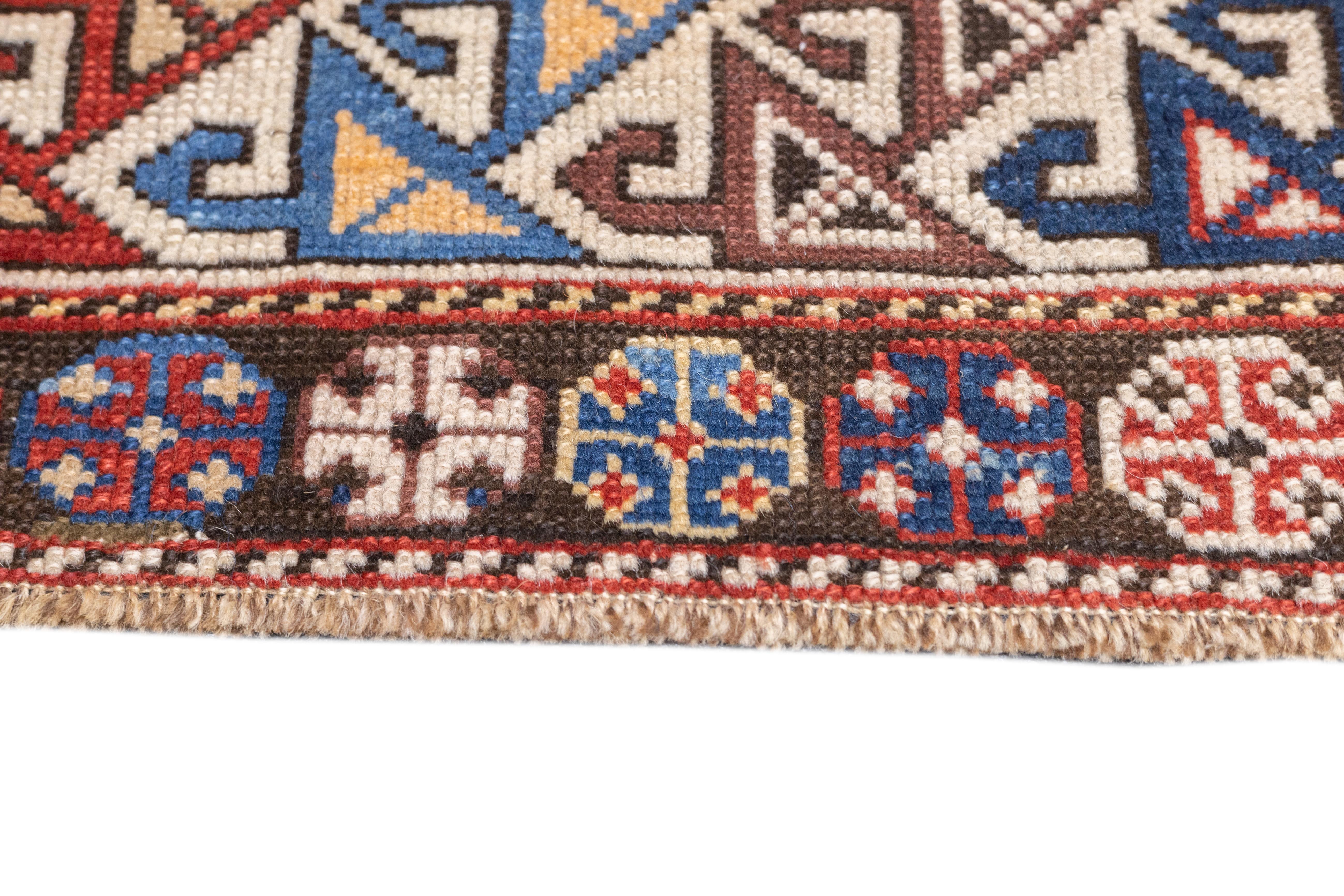 Noué à la main Tapis Shirvan ancien de 4' x 9' en vente
