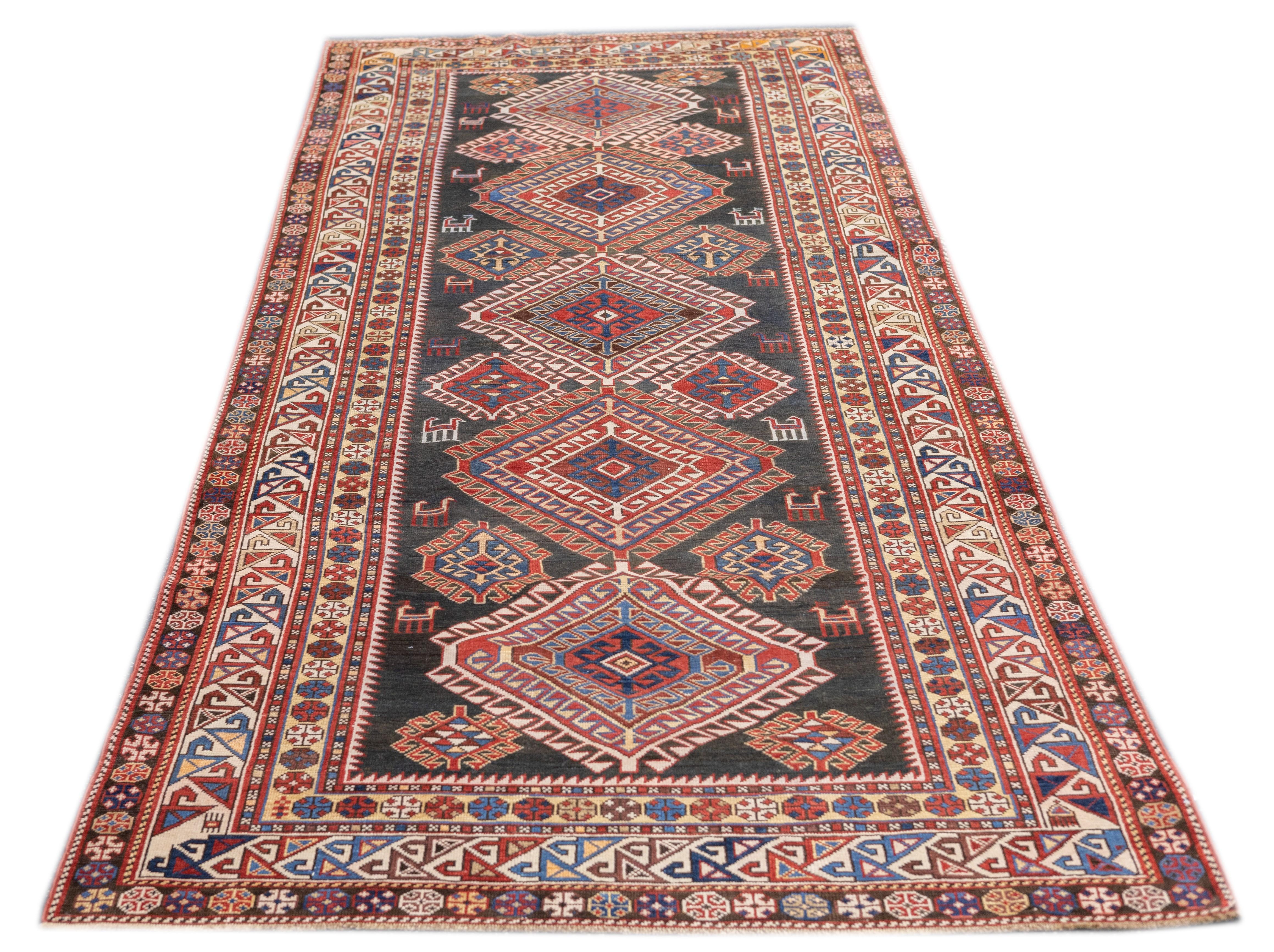 Tapis Shirvan ancien de 4' x 9' en vente 2
