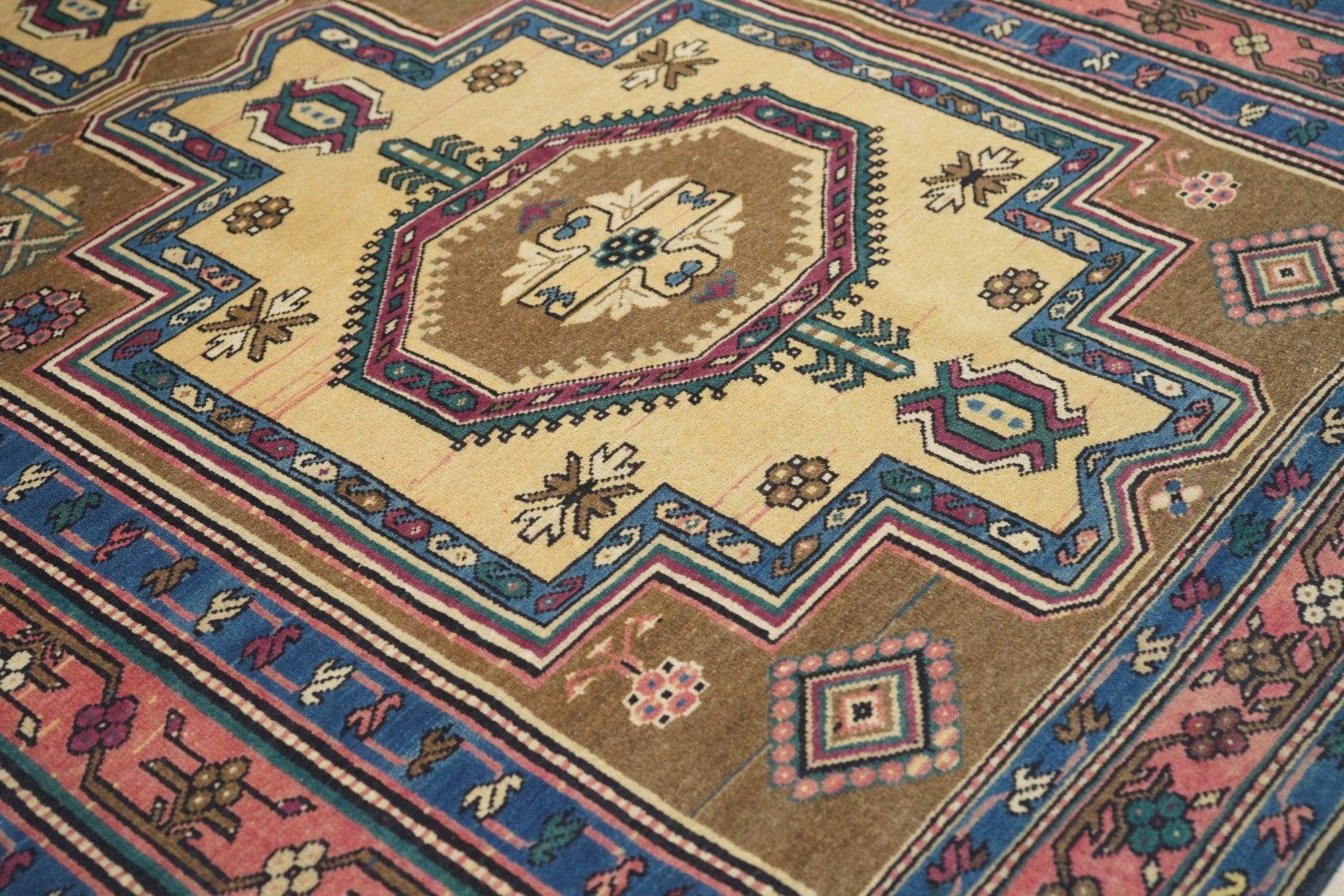Antique Shirvan Rug 4'1'' x 6'9'' In Good Condition For Sale In New York, NY