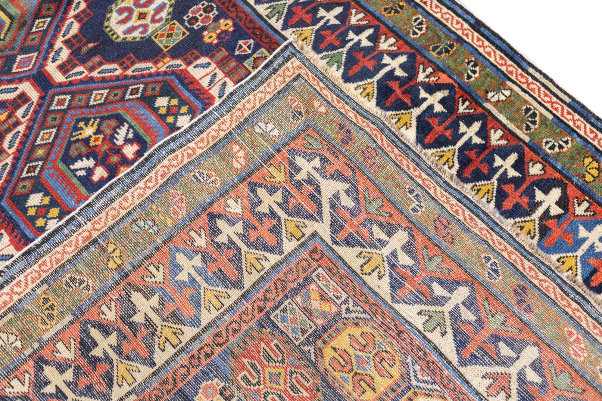 Tapis Shirvan ancien 4'2'' x 8'7'' en vente 5