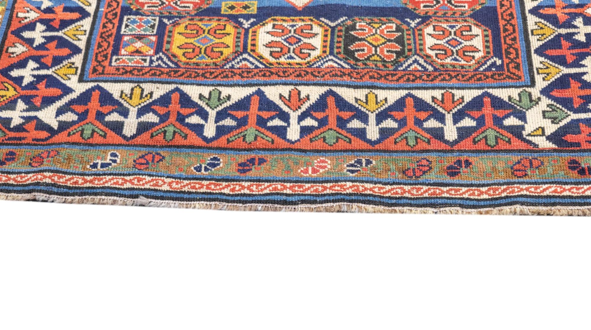 Caucasien Tapis Shirvan ancien 4'2'' x 8'7'' en vente