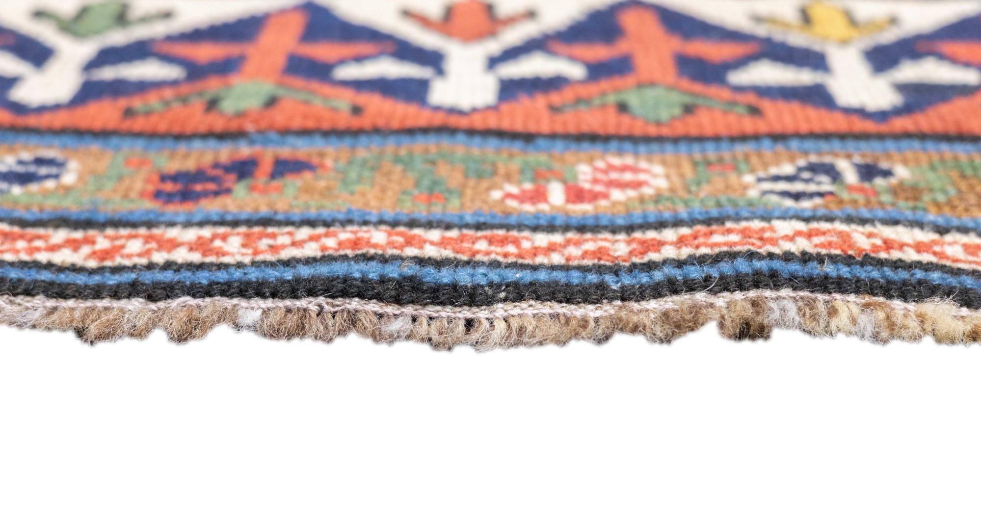 Noué à la main Tapis Shirvan ancien 4'2'' x 8'7'' en vente