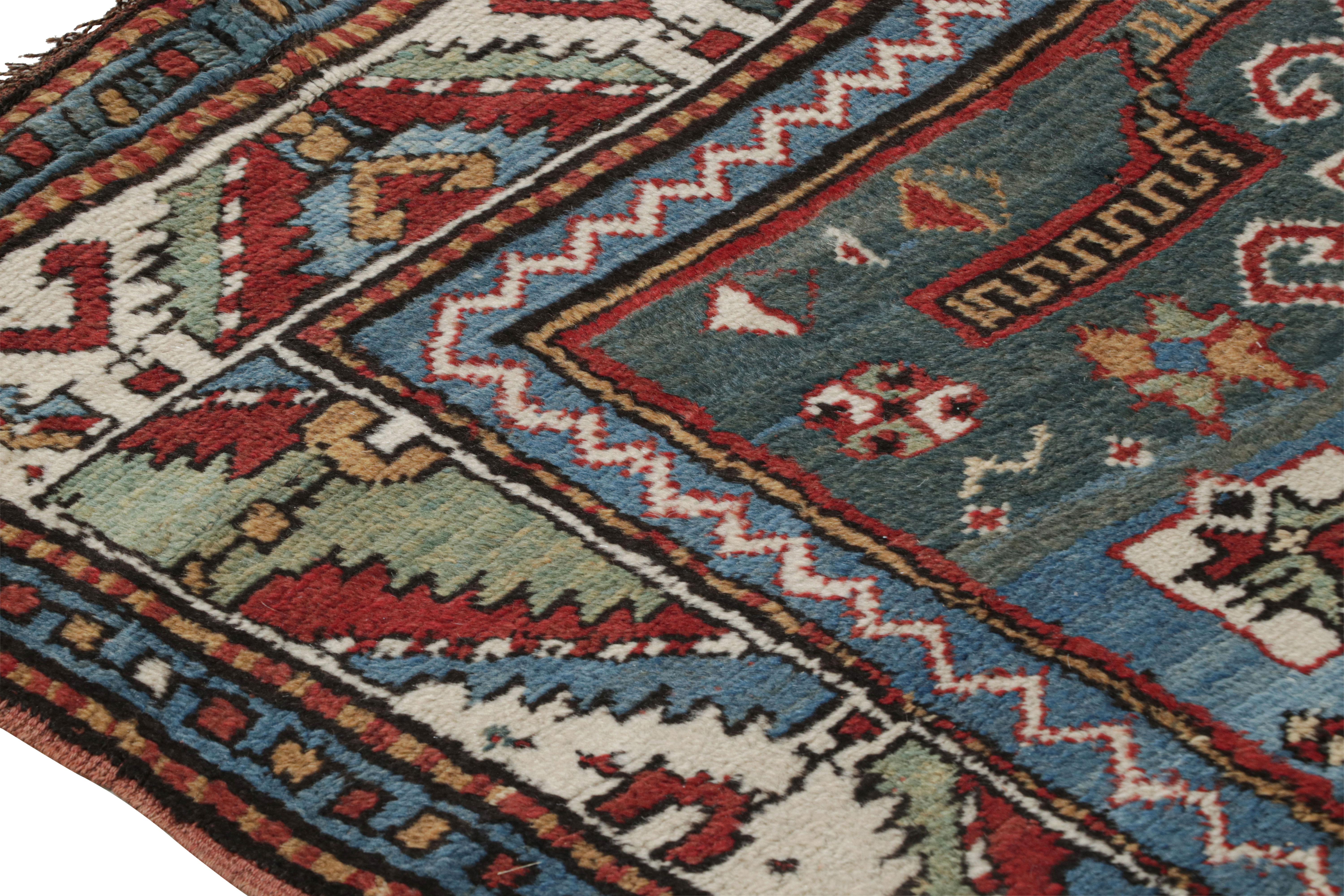 Antiker antiker Schirwan-Teppich in Rot und Blau mit geometrischem Muster aus Wolle von Teppich & Kelim (Spätes 19. Jahrhundert) im Angebot