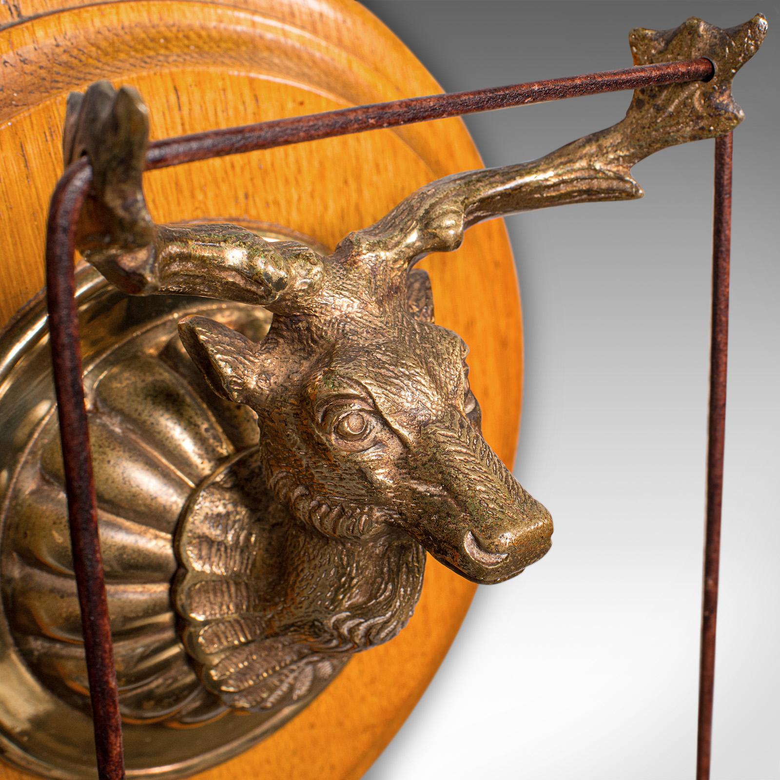 Laiton Gong de chasse victorienne écossaise ancienne, en chêne et laiton écossais, vers 1880 en vente