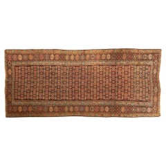 Tapis de couloir oriental court ancien