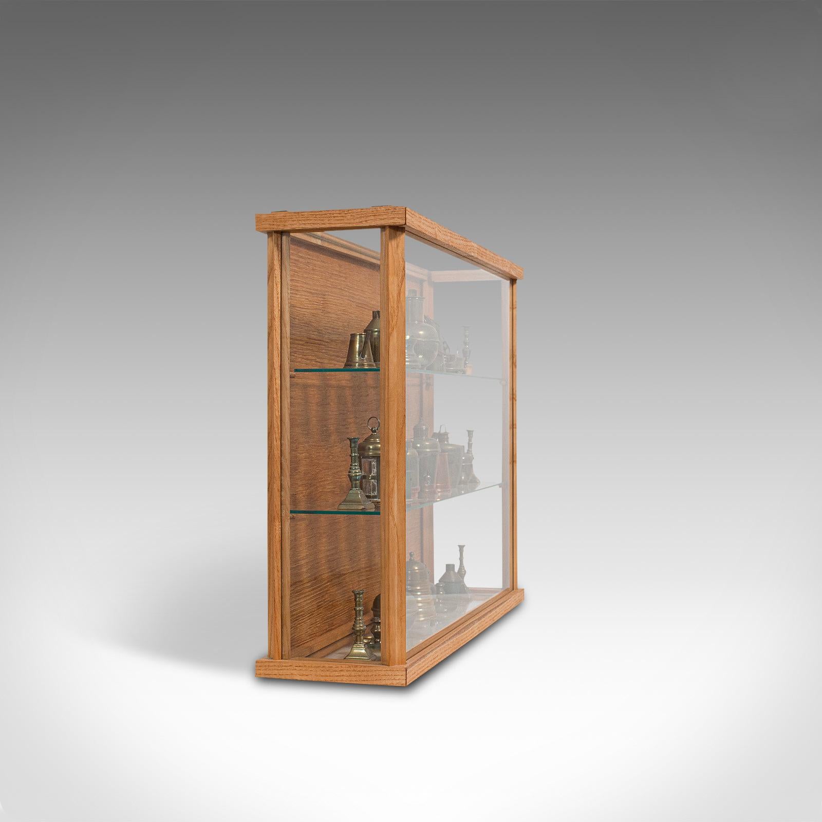 display cabinet for collectibles