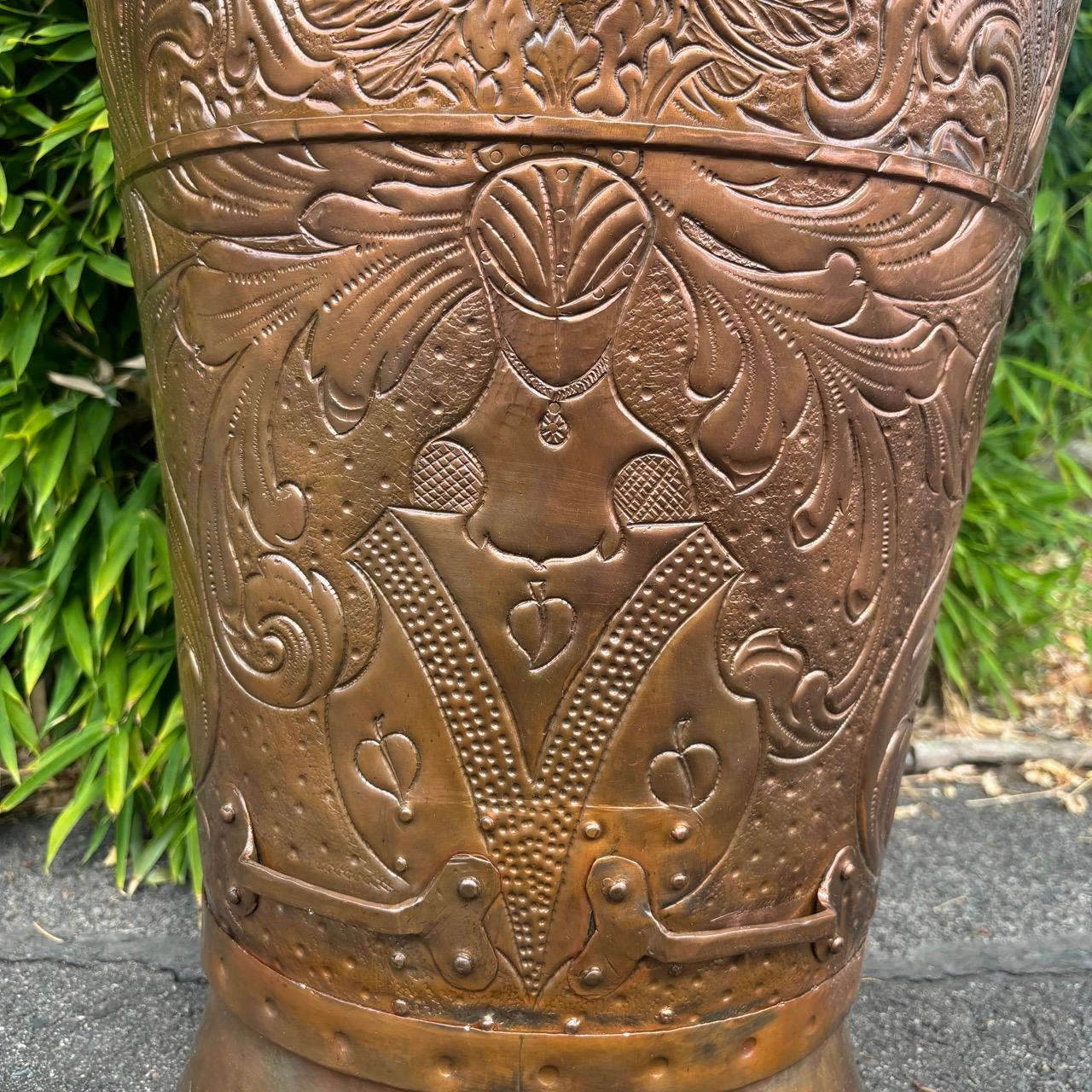 Antique showpiece  grape harvest  copper  hand-finished For Sale 4