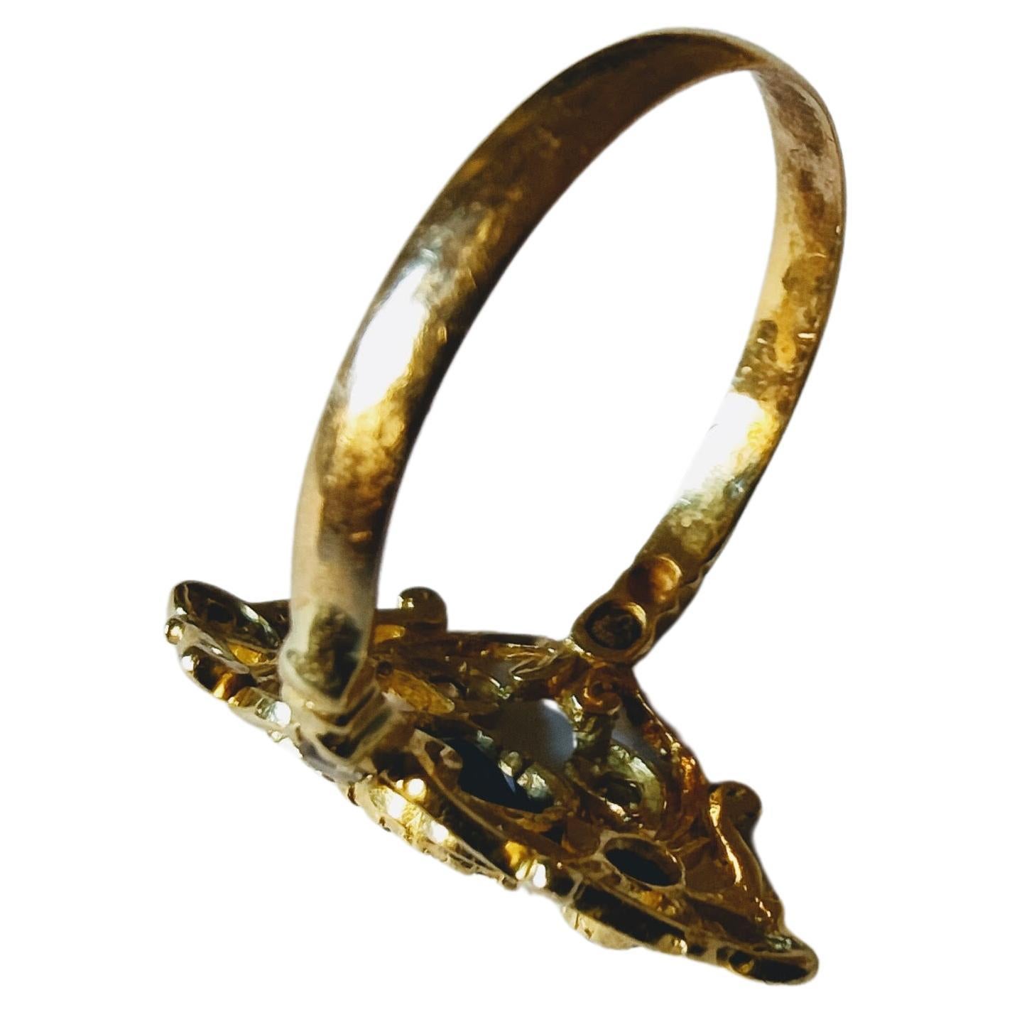 Antiker antiker Shuttle-Ring  Gelbgold 18 Karat mit Saphiren und Diamanten, um 1900 im Angebot 1