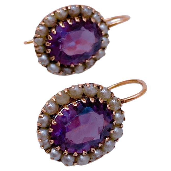 Antike russische sibirische Amethyst Ohrringe zentriert mit oval geschliffenen Amethyst mit einer Länge Durchmesser 8mm flankiert mit Samen Perlen insgesamt Ohrringe Länge 2 cm Halle markiert 56 kaiserlichen russischen Gold-Standard und Assay-Marke
