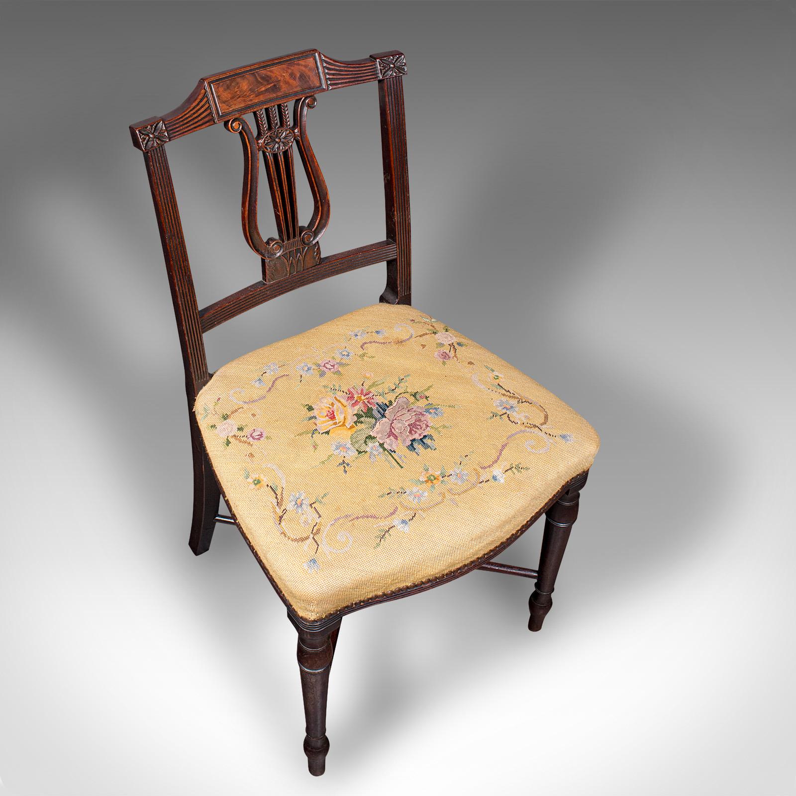 Inizio XIX secolo Sedia da salotto antica, inglese, noce, agugliato, camera da letto, sedile da sala, Reggenza in vendita